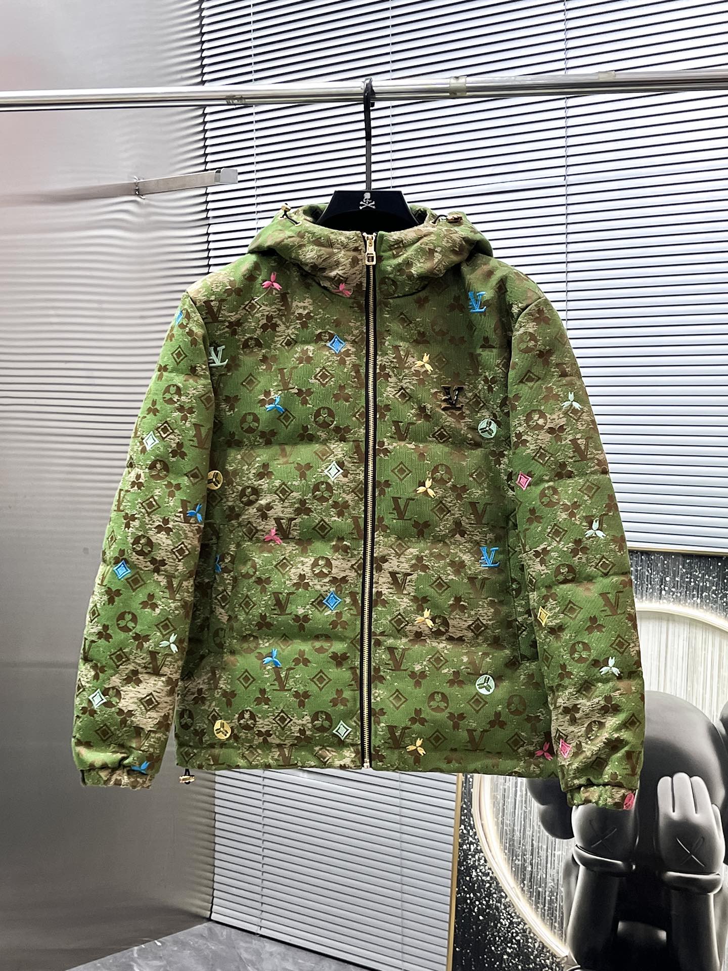 1226 New (reversible) quality hooded coat