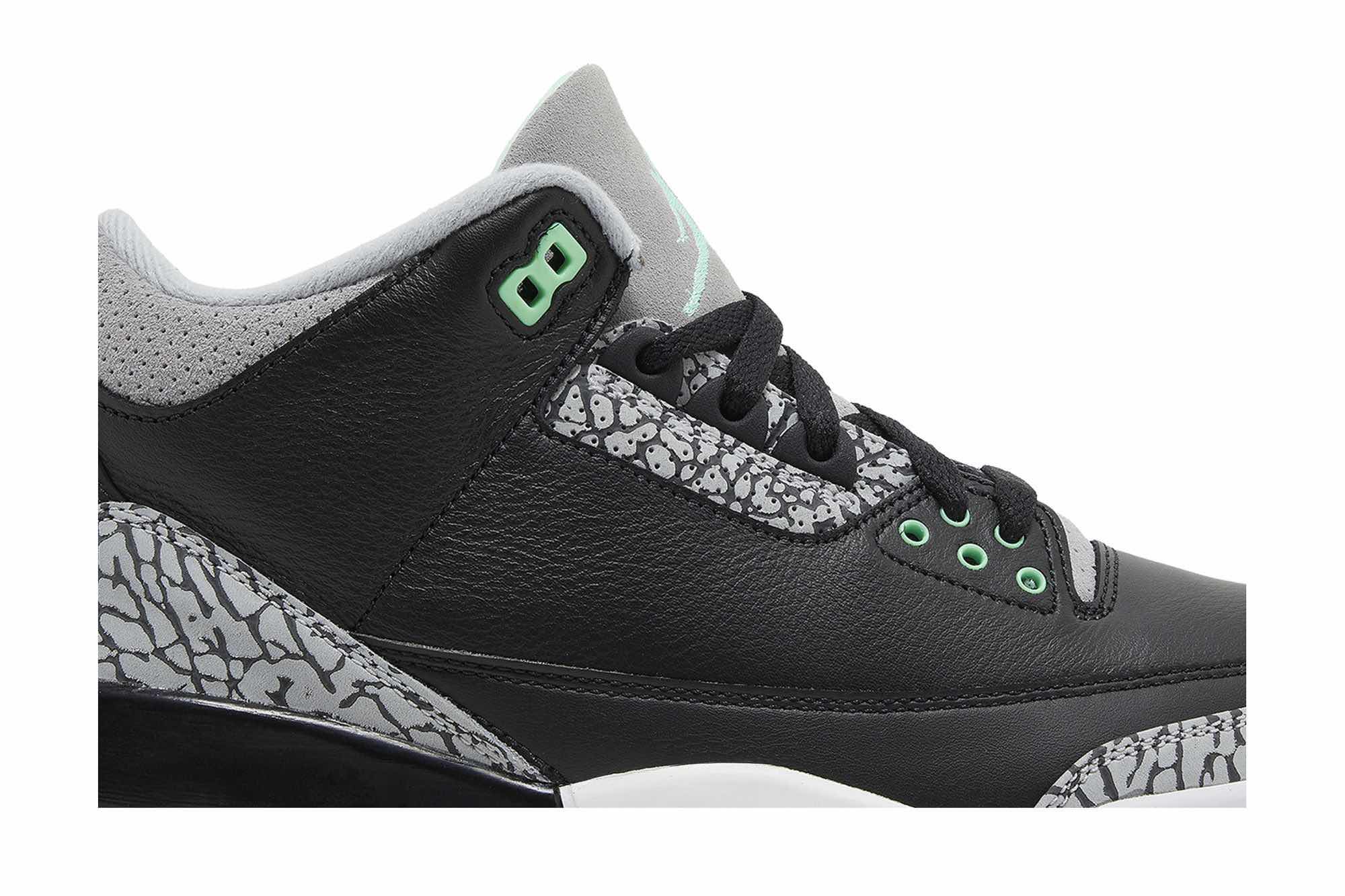 Air Jordan 3 Retro ‘Green Glow’ CT8532-031
