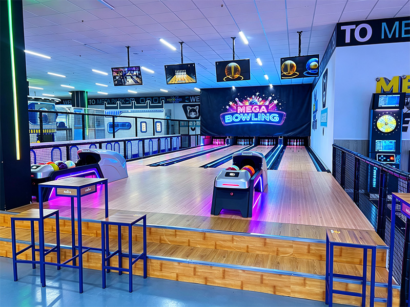 How much does it cost to build a bowling alley?