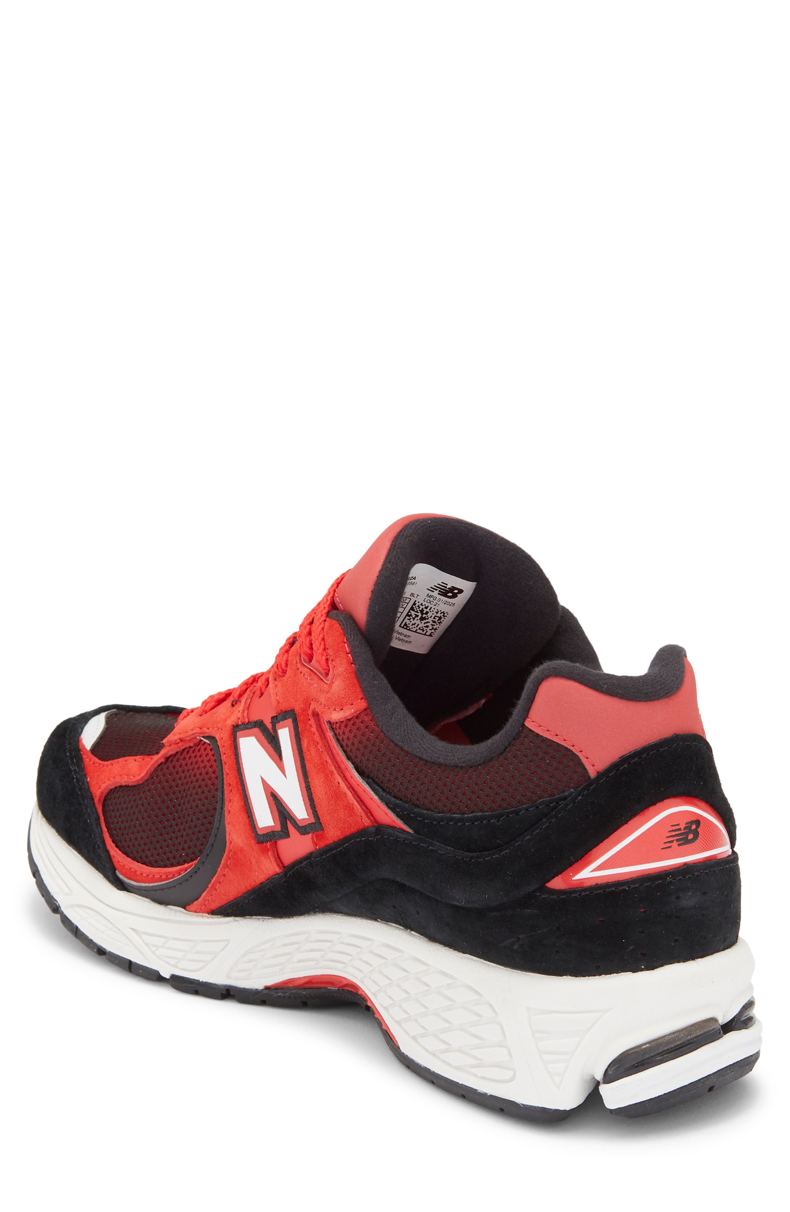 New Balance Gender Inclusive 2002R Sneaker
