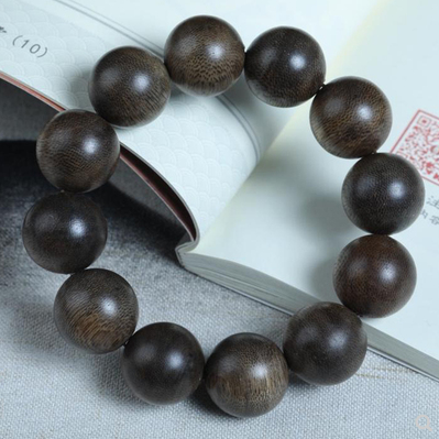 Natural fidelity old material Chen Xiang hand string men and women bracelet wooden Buddha beads text play level with fragrance
