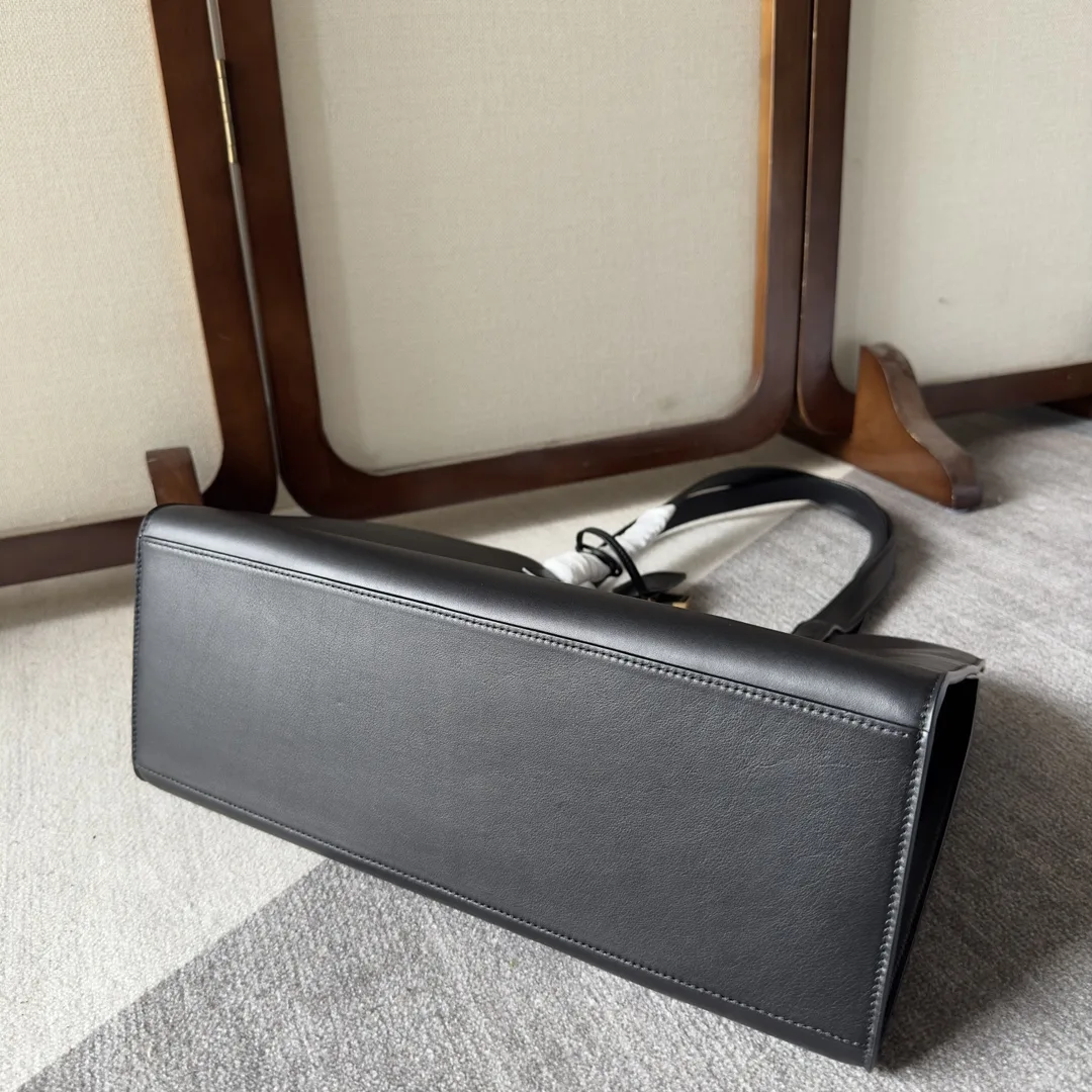 Chanel Black Tote Bag product photo from LabelPicks