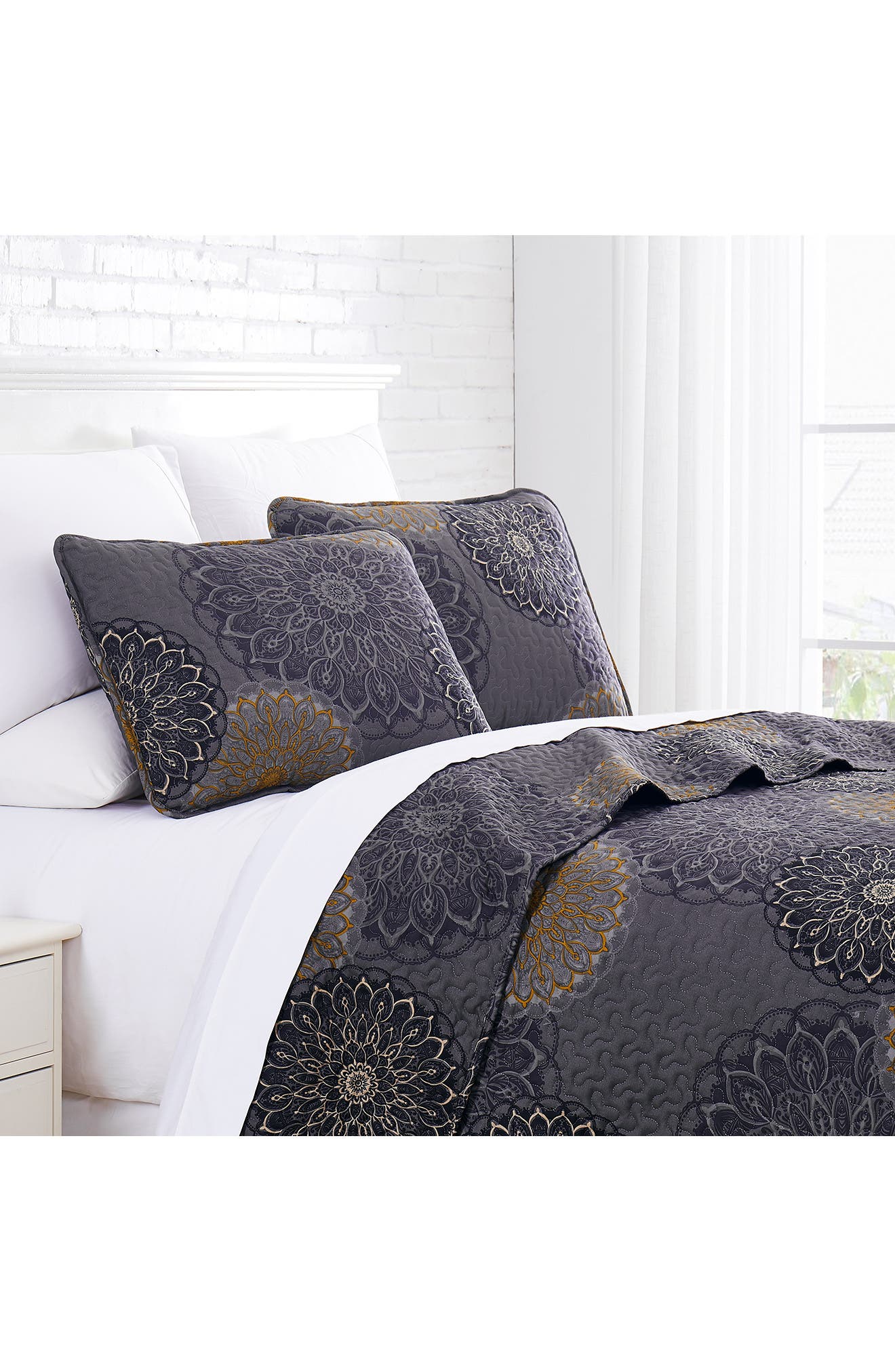SOUTHSHORE FINE LINENS Midnight Floral Oversized Quilt Cover Set - Blue - King/California King