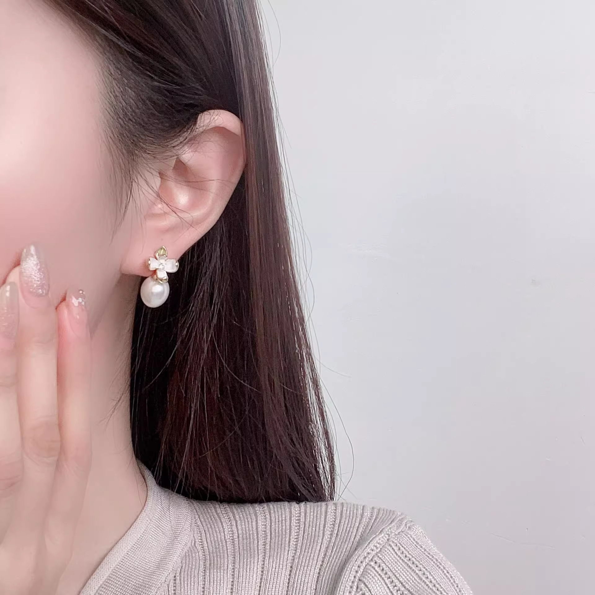 925 sterling silver lily petal pearl earrings, a delicate and fresh summer style, featuring a French-inspired, Instagram-worthy floral design
