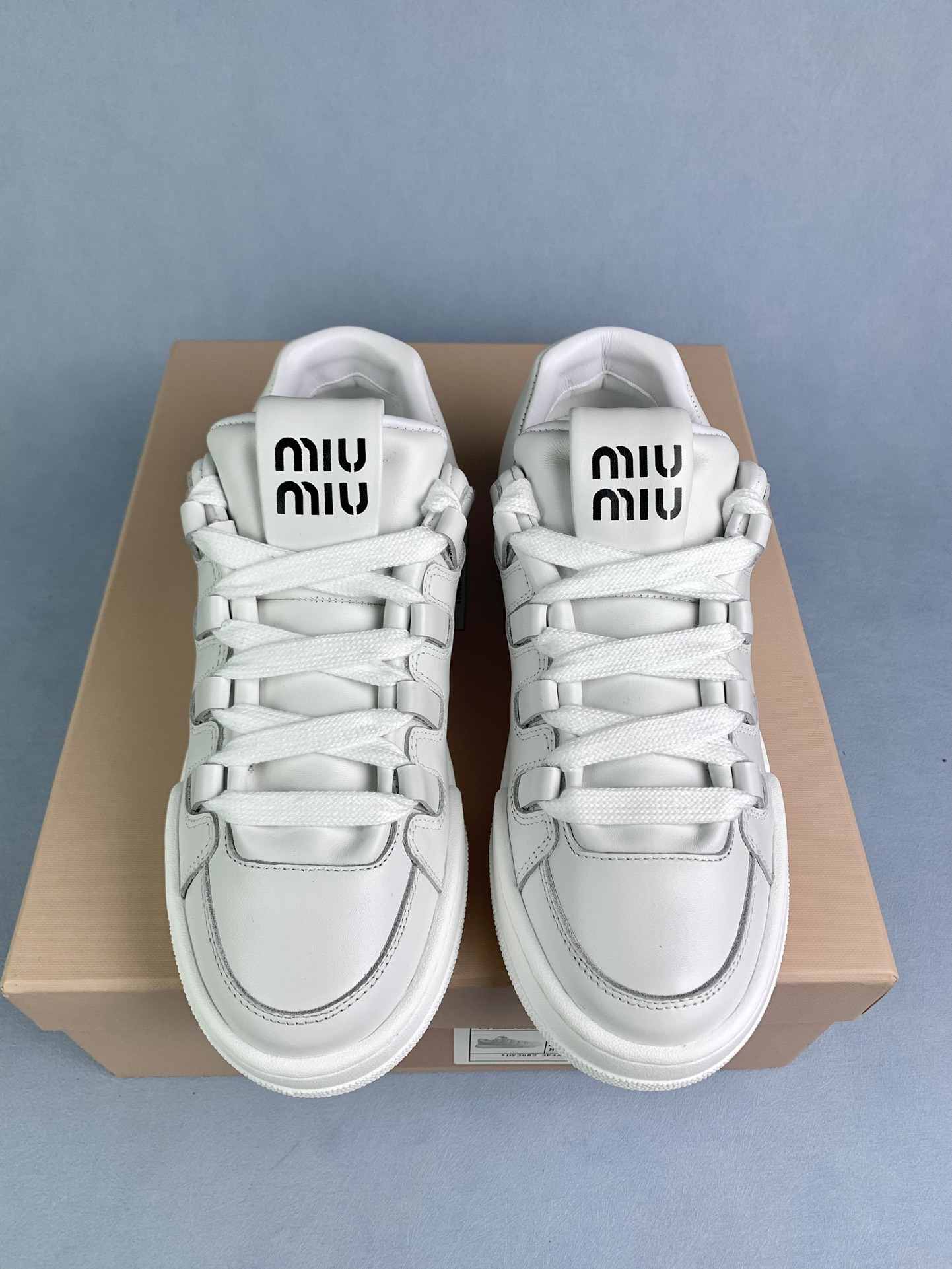 Leather sneakers