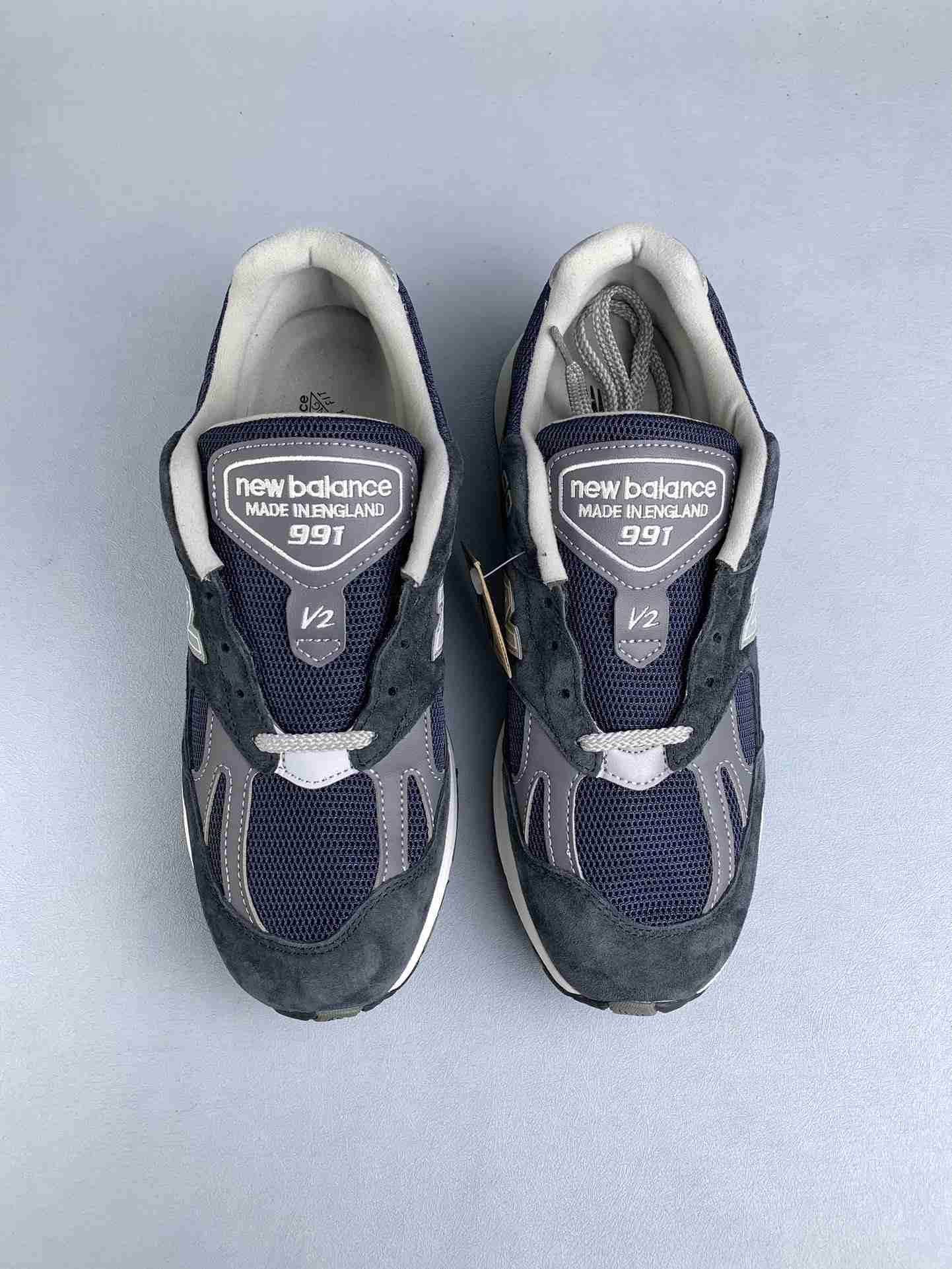 New Balance 991v2 Shoes