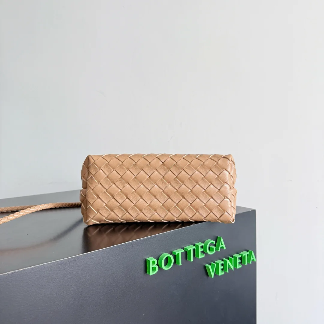 Bottega Veneta Andiamo Brown Intrecciato Woven Leather Top Handle Bag product photo from LabelPicks