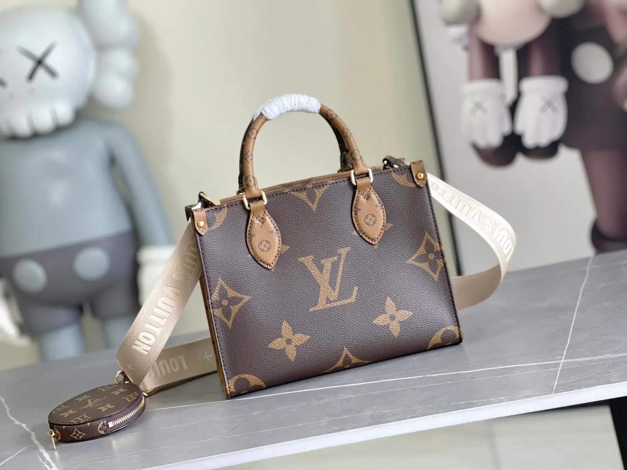 Louis Vuitton Onthego Tote Bag product photo from LabelPicks