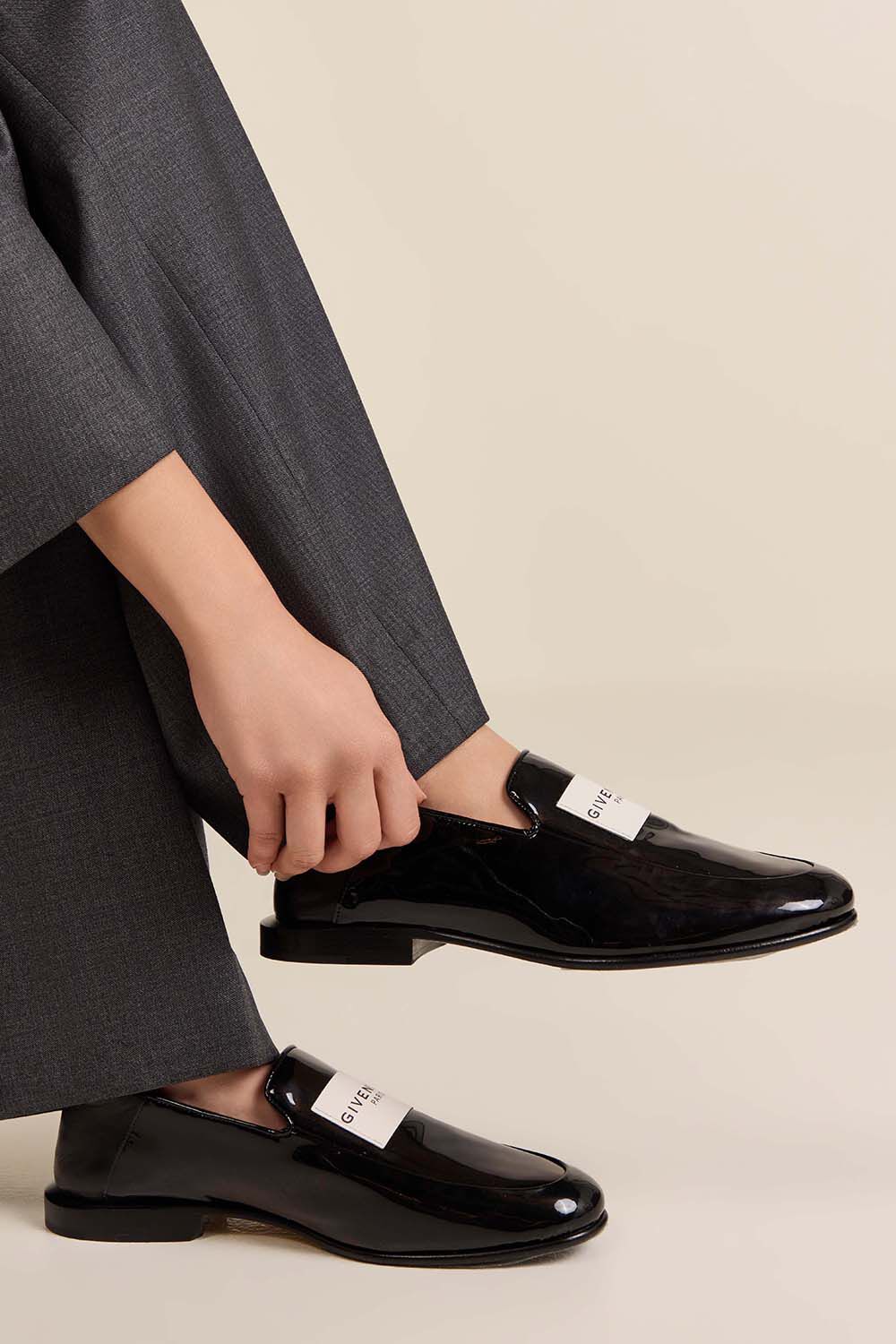 GIVENCHY נעלי סליפ און