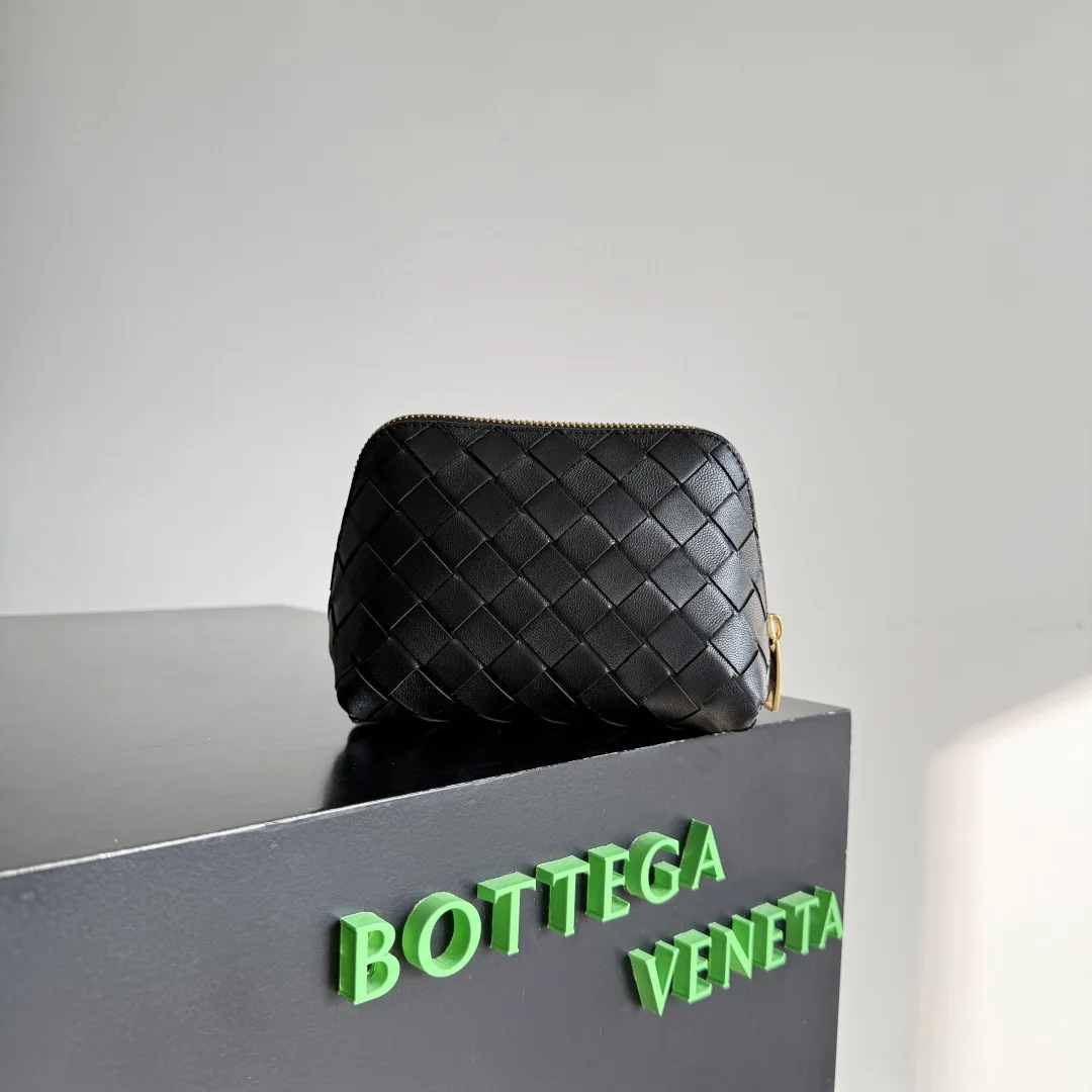 Bottega Veneta Pink Intrecciato Woven Leather Top Handle Bag product photo from LabelPicks