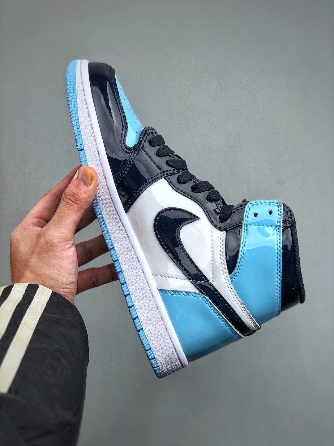 Air Jordan 1 High Blue Chill