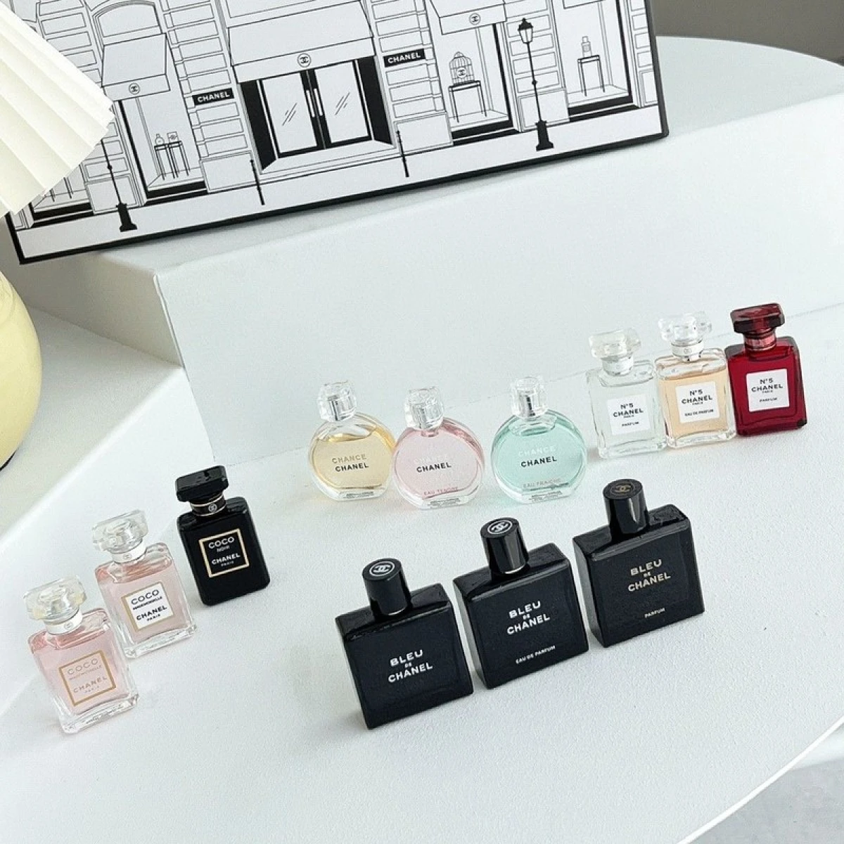 Chanel Perfume Discovery Set – 12 Miniatures