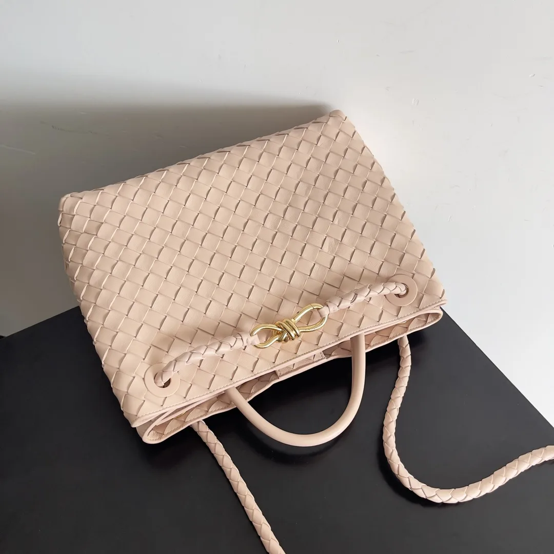 Bottega Veneta White Andiamo Intrecciato Woven Leather Top Handle Bag product photo from LabelPicks