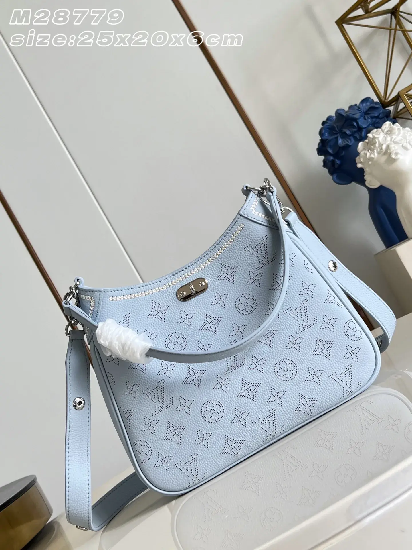 Louis Vuitton Versatile Shoulder Bag product photo from LabelPicks