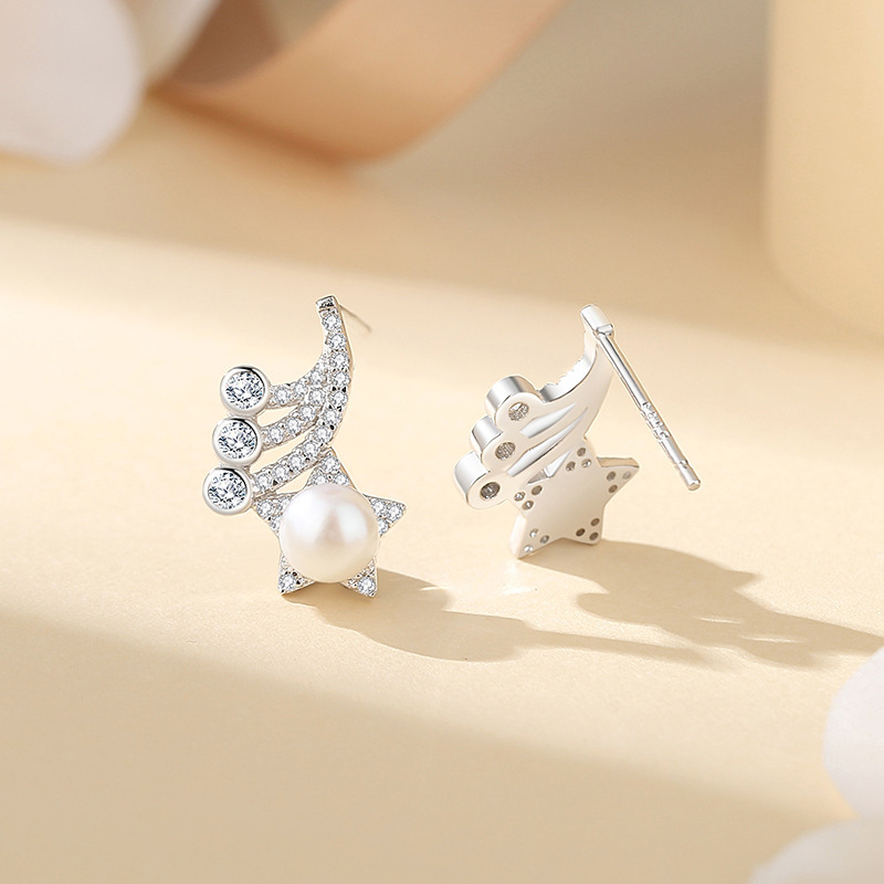 S925 sterling silver meteor pearl earrings for women, niche versatile fashion simple diamond-studded star earrings