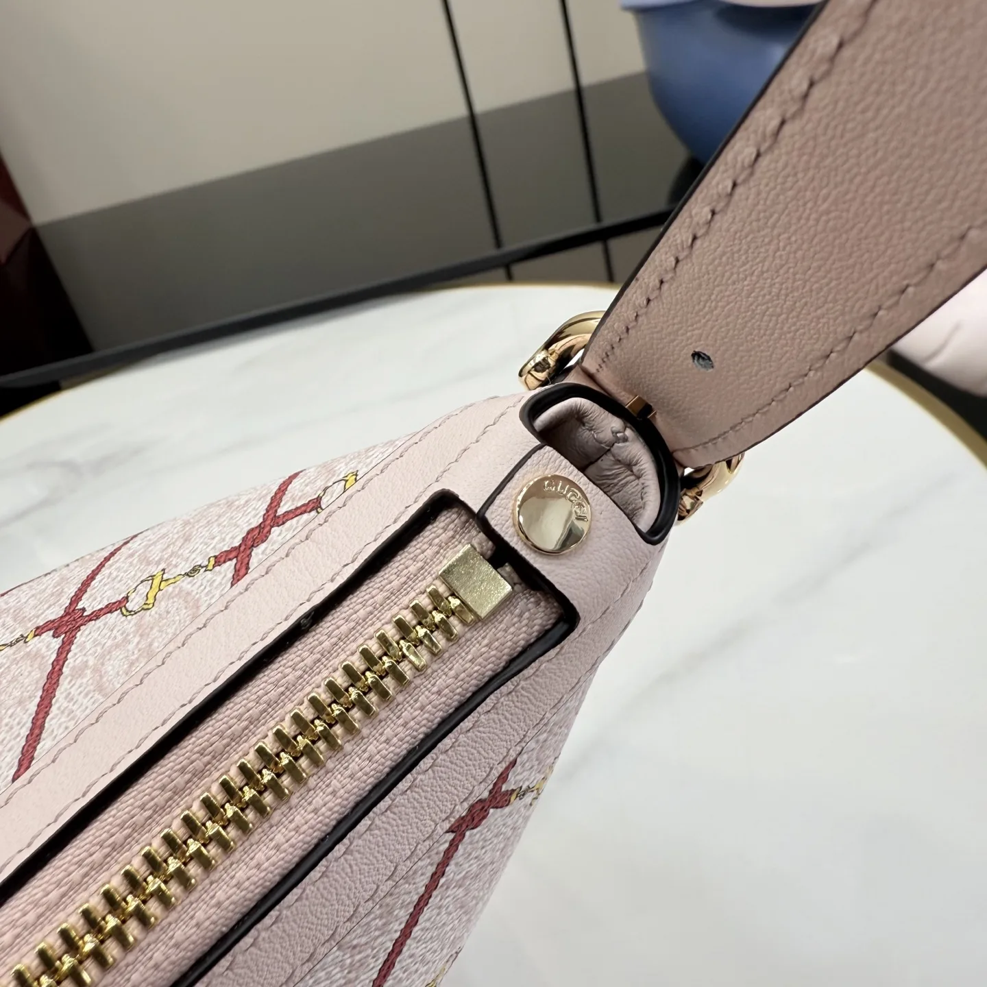 Gucci Pink Shoulder Bag product photo from LabelPicks