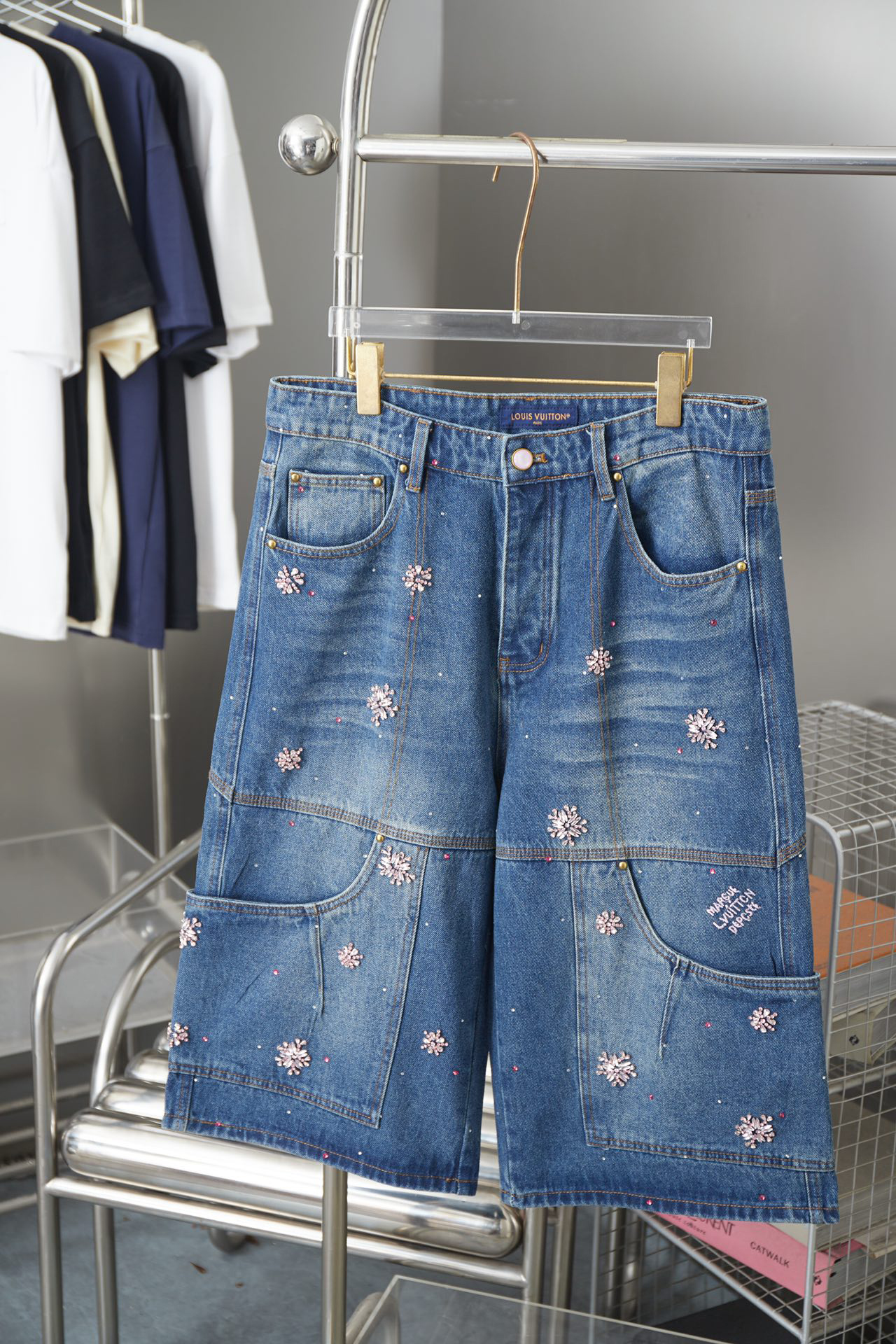 Sakura Embroidered Hot Diamond Jeans