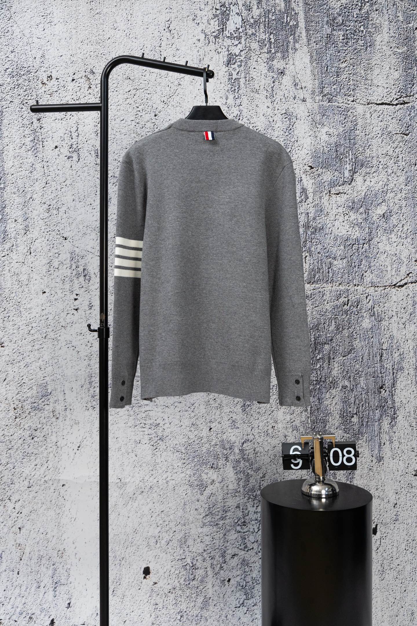 1212 Simple Print Sweatshirt