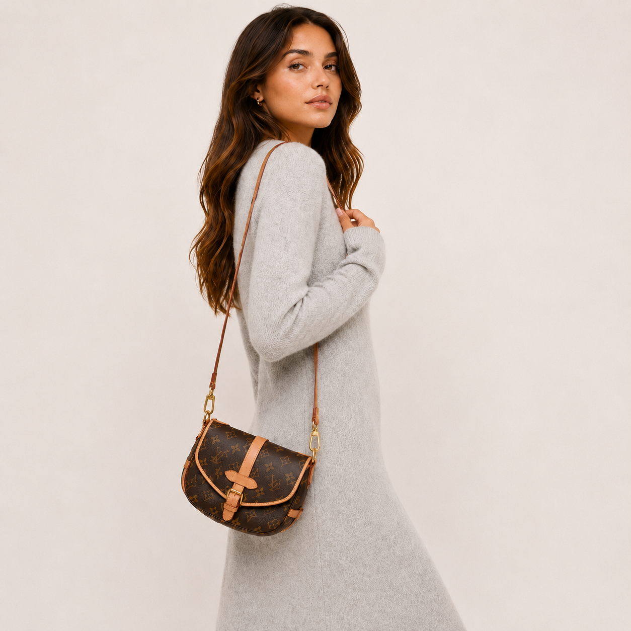 Saumur BB – Bolsa Feminina Vintage de Luxo Modelo: M46740