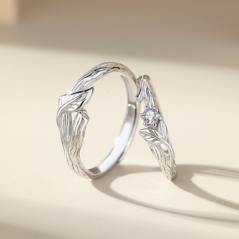 A pair of branch and leaf couple rings, a versatile and unique design, perfect for Valentine's Day as a gift