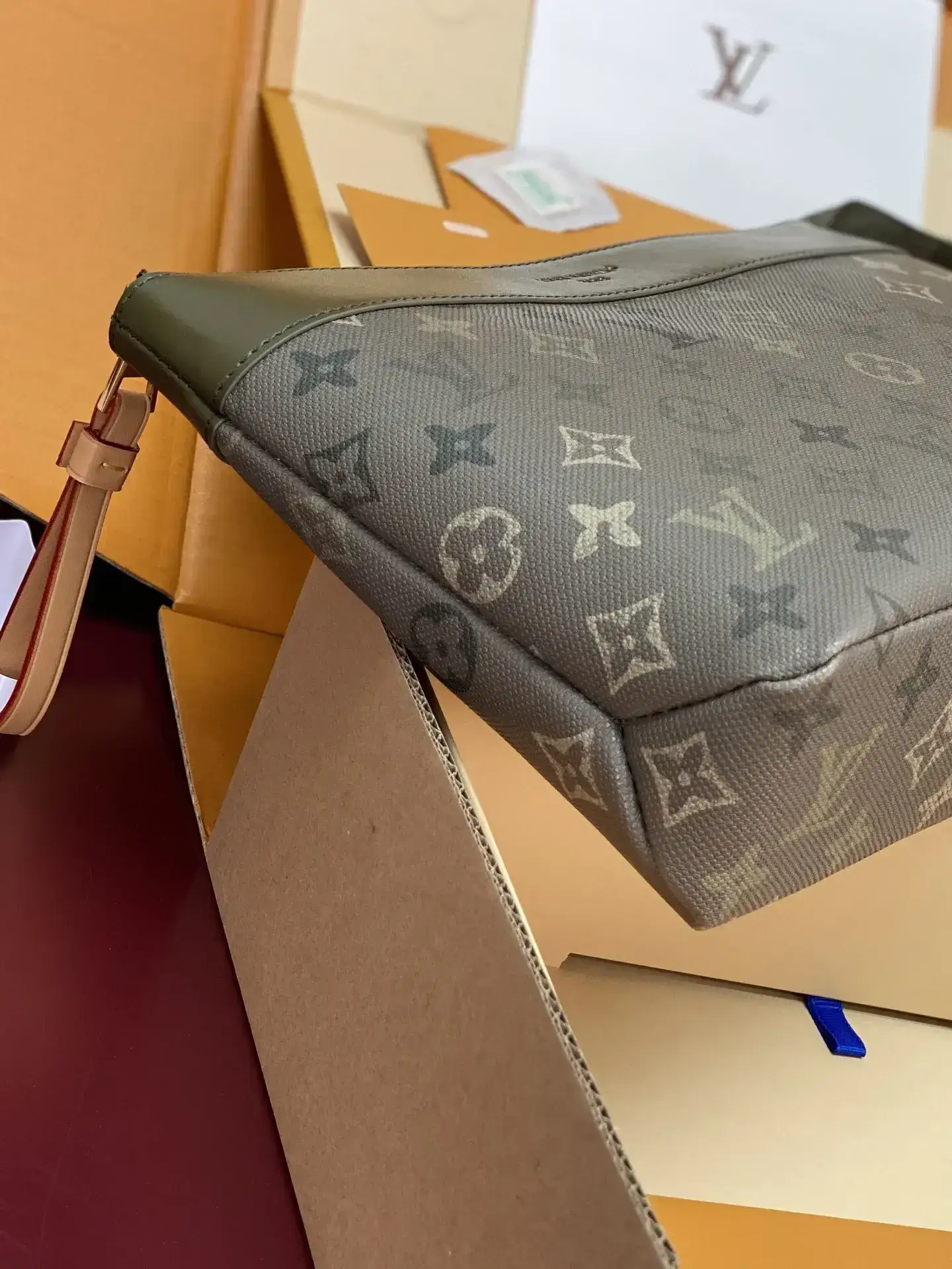 Louis Vuitton Pochette Clutch product photo from LabelPicks
