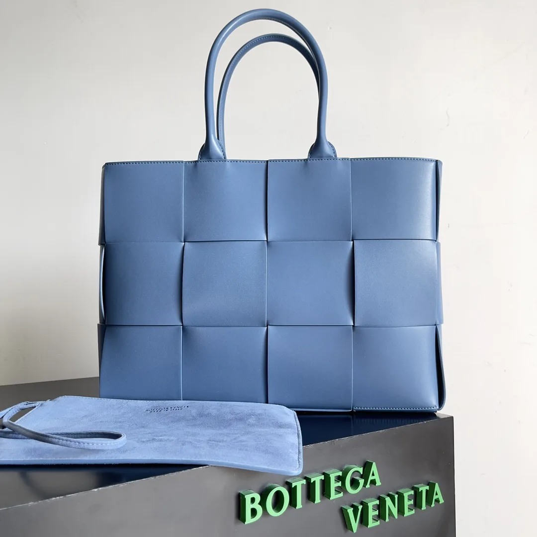 Bottega Veneta Roomy Tote Bag product photo from LabelPicks