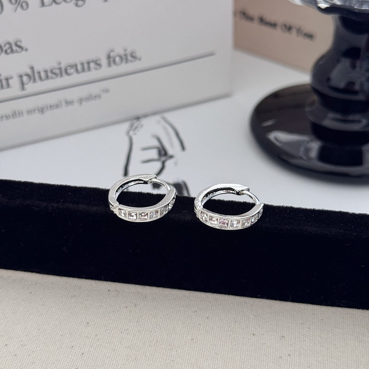 925 sterling silver cubic zirconia sparkling hoop earrings, Korean style, simple and elegant, geometric round super shiny hoop earrings
