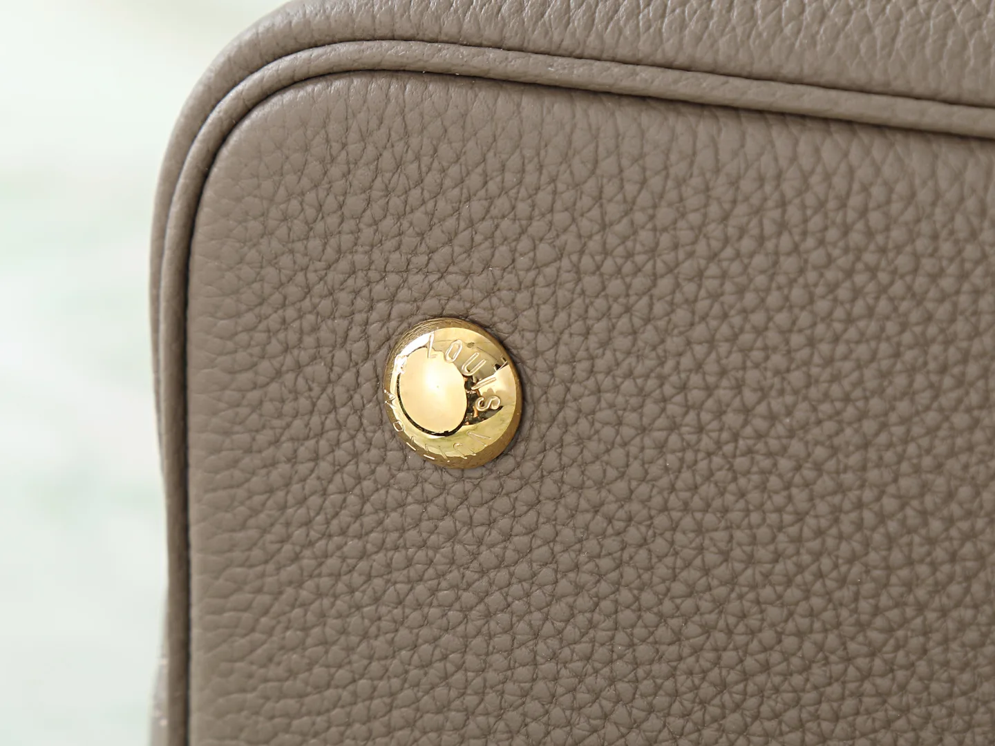 Louis Vuitton Calfskin Capucines Top Handle Bag product photo from LabelPicks