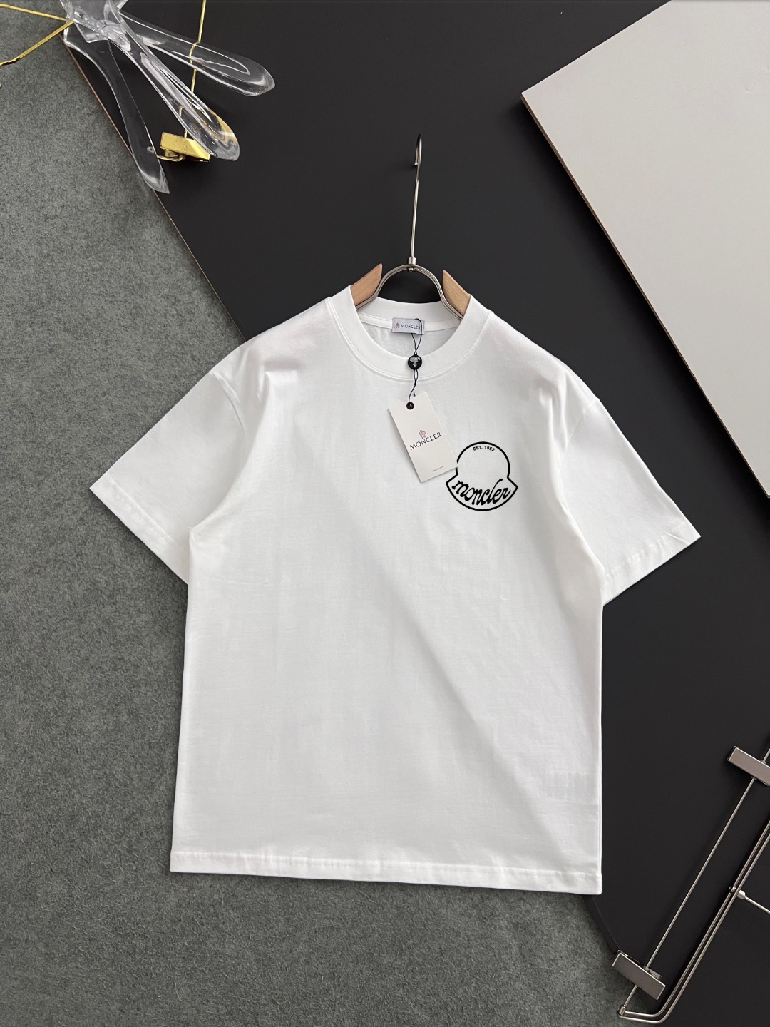 0302 Velaris T-shirt