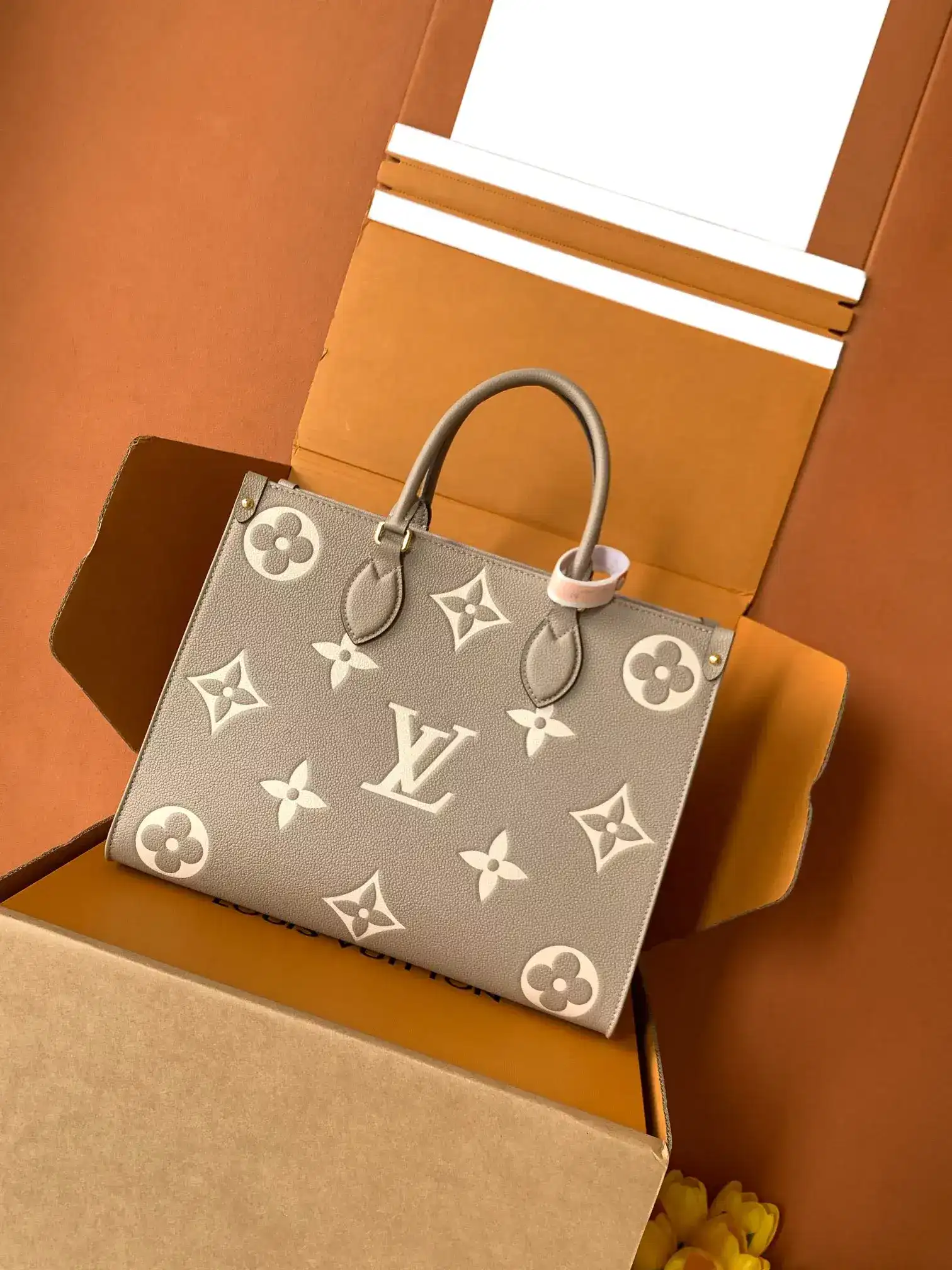 Louis Vuitton Onthego Tote Bag product photo from LabelPicks
