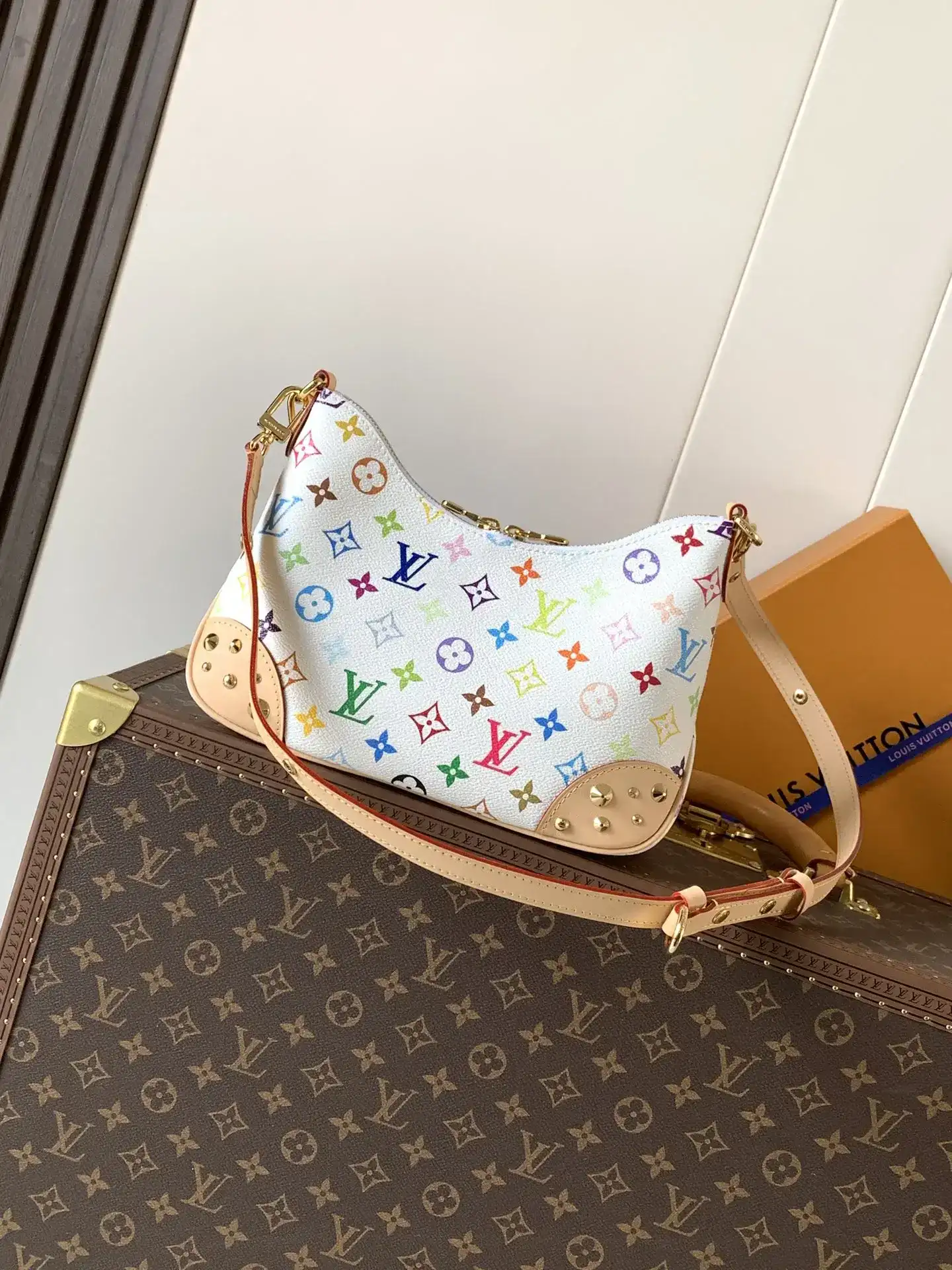 Louis Vuitton White Calfskin Hobo Bag product photo from LabelPicks