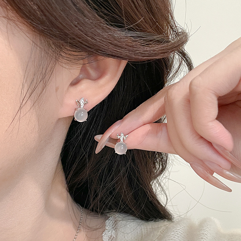 Original chalcedony butterfly earrings for women, pure silver geometric forest-style pastoral earrings, fresh and cute accessories for girlfriends