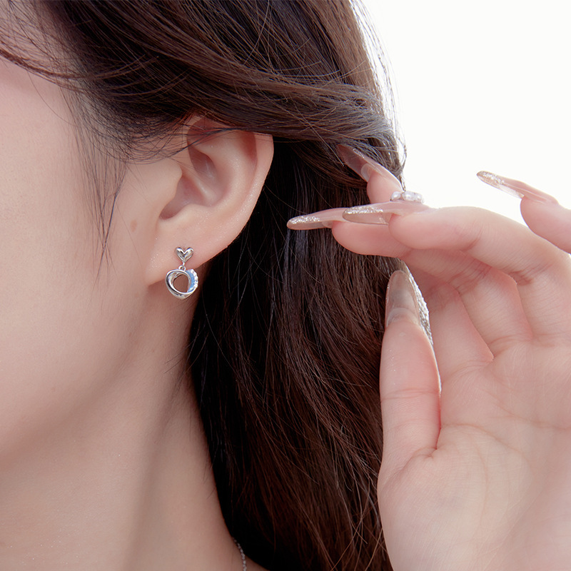 Original design, heart-shaped Möbius earrings with resin accents, made of 925 sterling silver, unique and stylish, perfect for summer, with a trendy and cool aesthetic