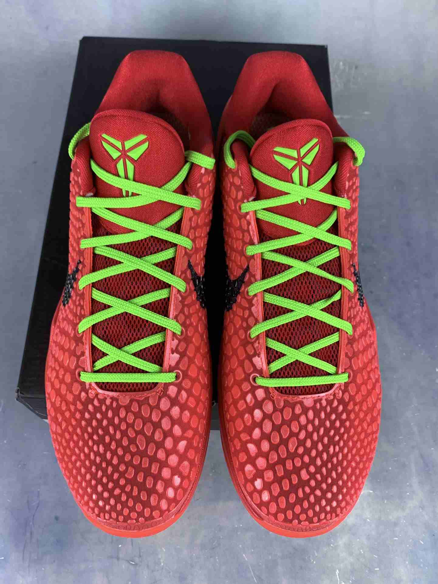 Kobe 6 Protro “Reverse Grinch” Basketball Shoes