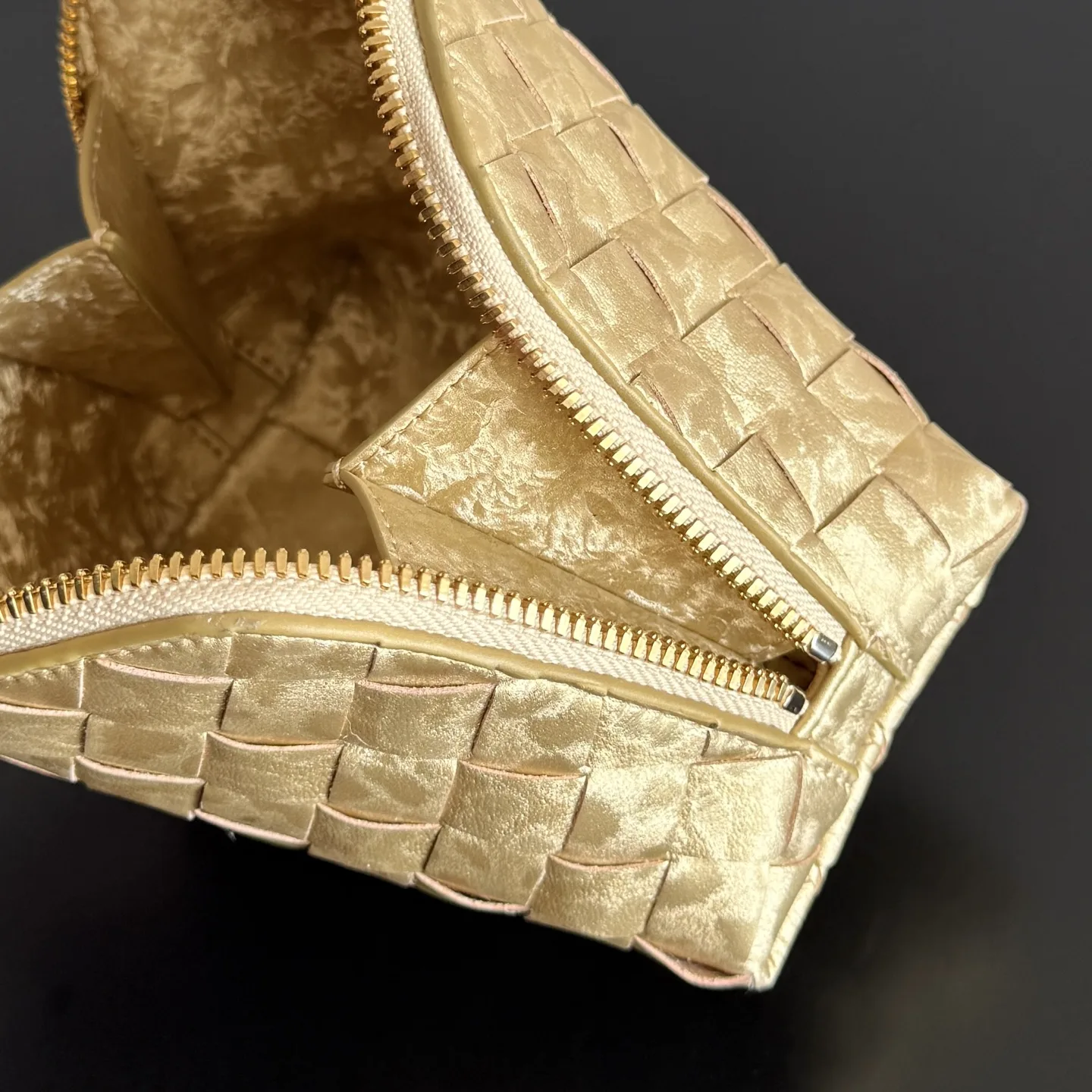 Bottega Veneta Intrecciato Woven Leather Top Handle Bag product photo from LabelPicks