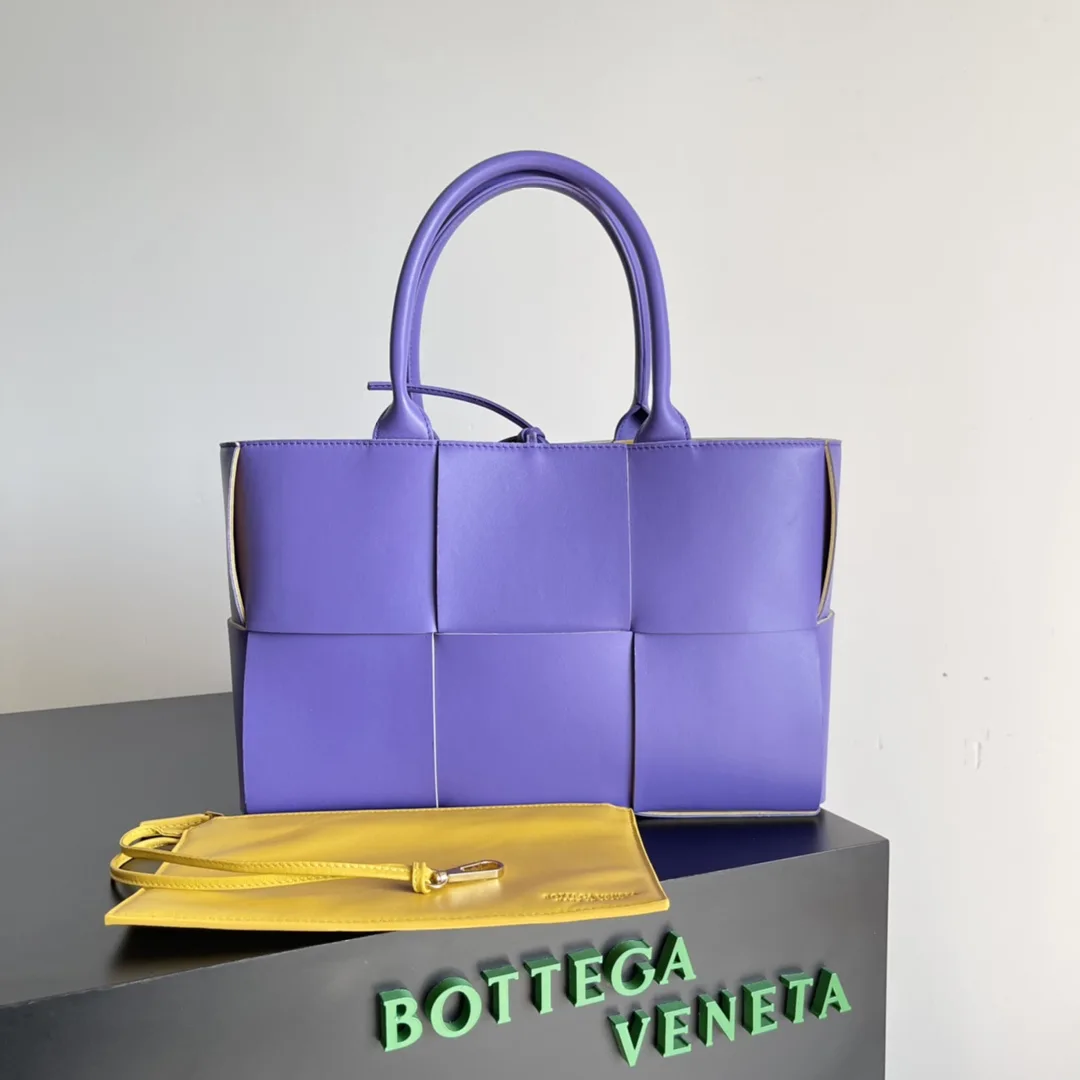 Bottega Veneta Pink Intrecciato Woven Leather Tote Bag product photo from LabelPicks