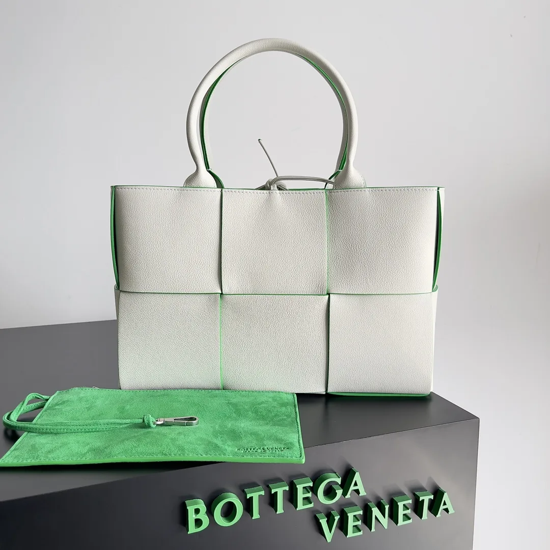 Bottega Veneta White Intrecciato Woven Leather Tote Bag product photo from LabelPicks
