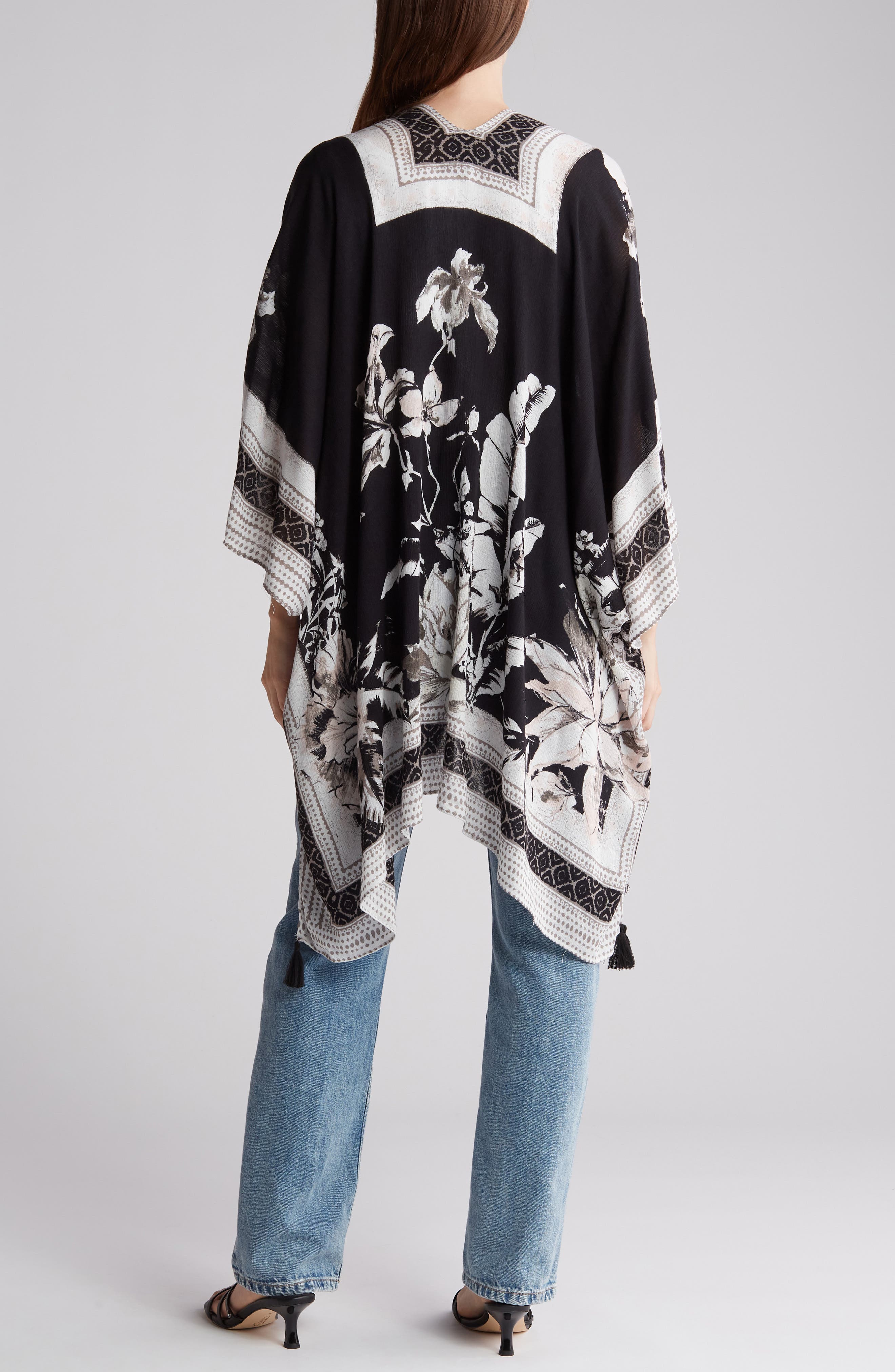 Vince Camuto Tropical Blooms Ruana