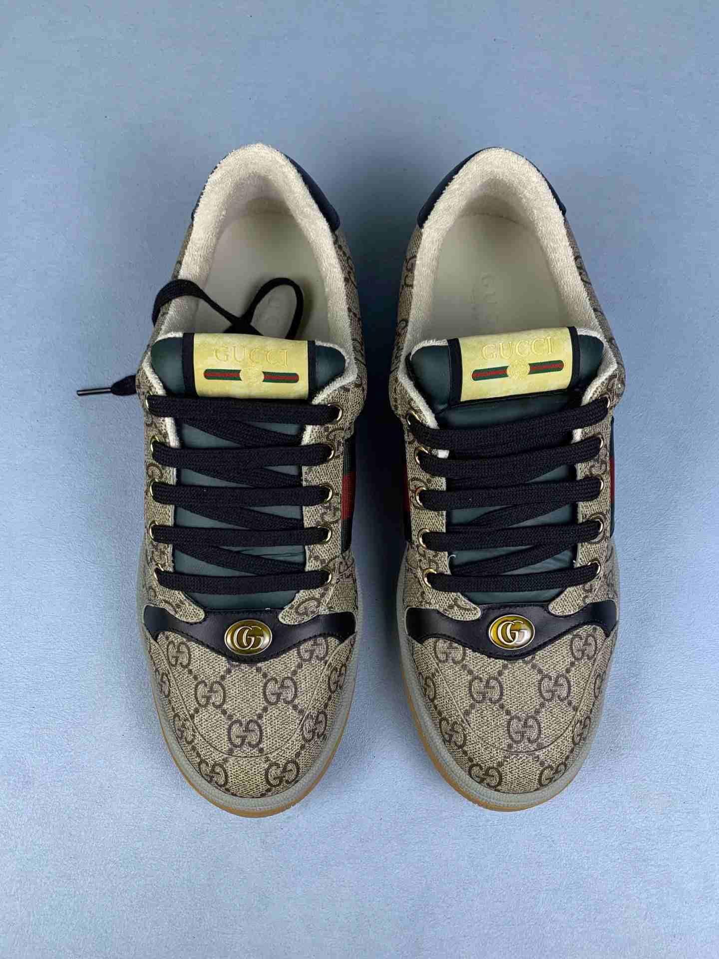 Gucci Ace embroidered GG Supreme sneaker with bee