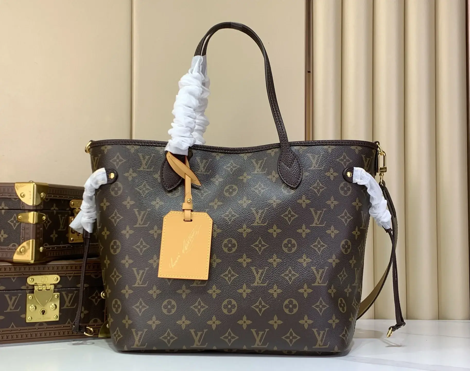 Louis Vuitton Neverfull Monogram Canvas Tote Bag product photo from LabelPicks