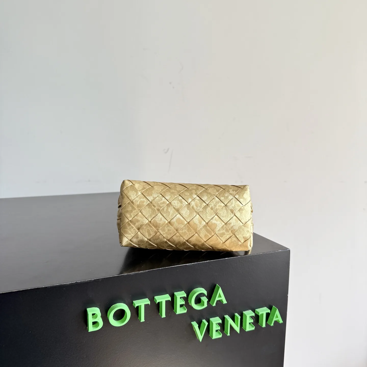 Bottega Veneta Intrecciato Woven Leather Top Handle Bag product photo from LabelPicks