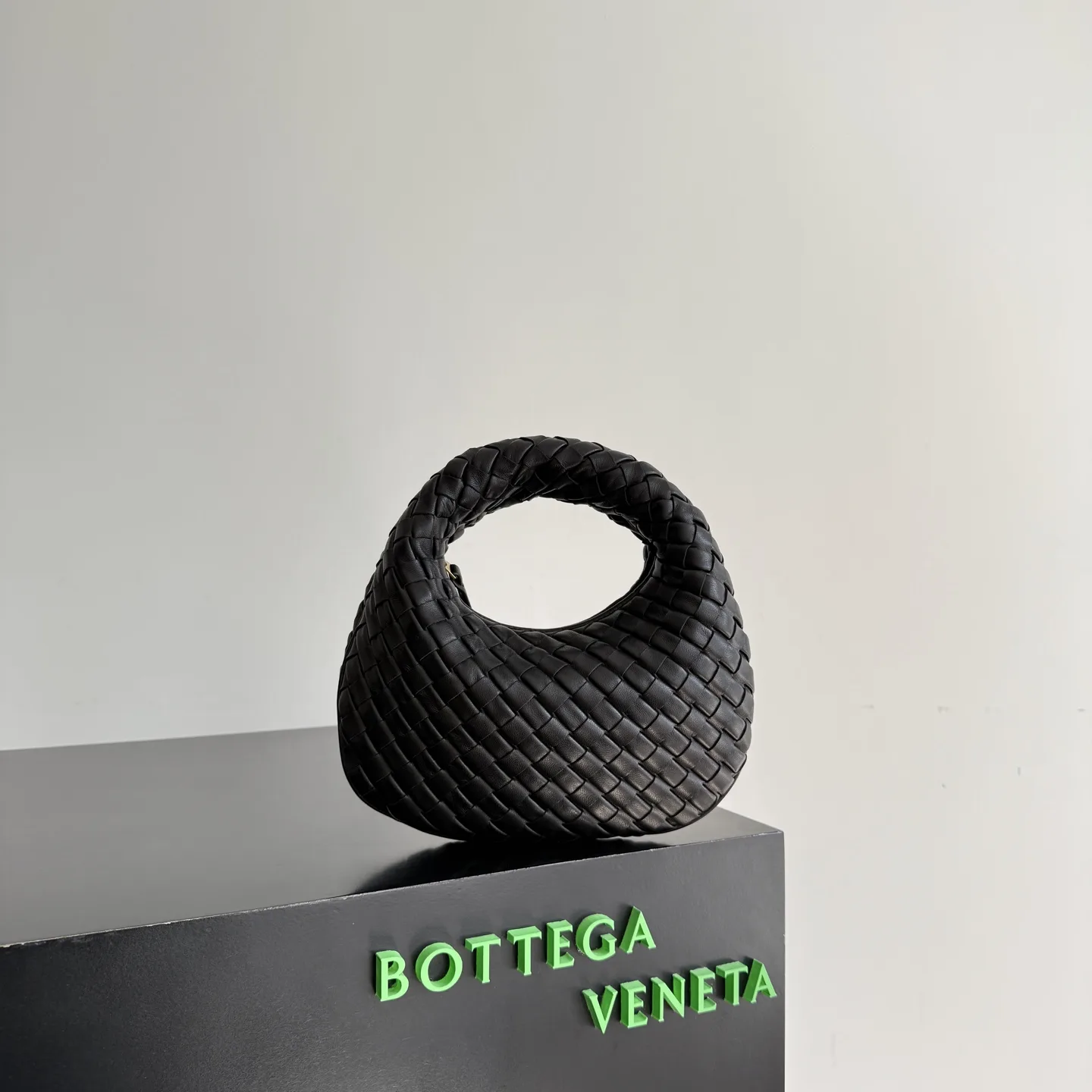 Bottega Veneta Pink Intrecciato Woven Leather Hobo Bag product photo from LabelPicks