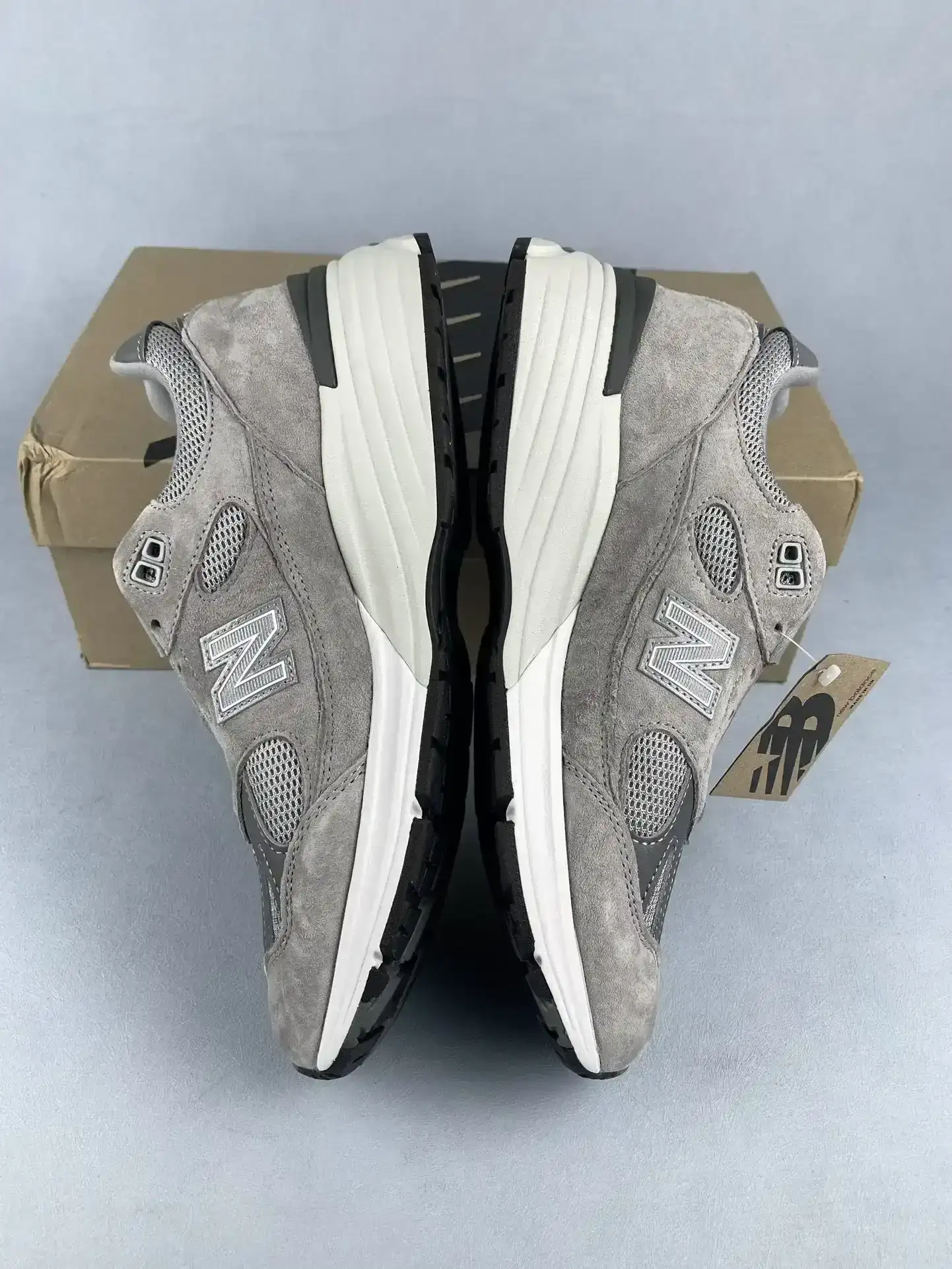 New Balance 991v2 Shoes product photo from LabelPicks