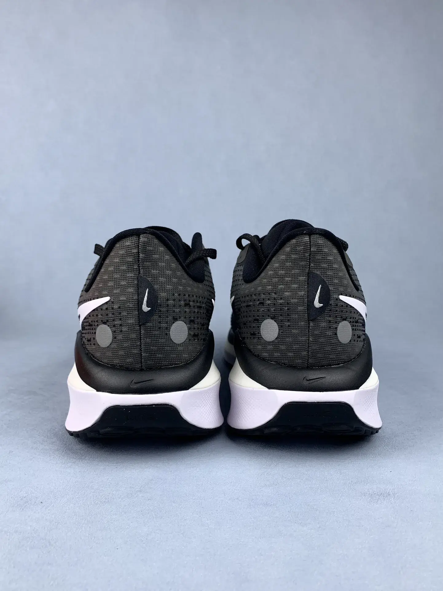 Nike Vomero 17 - Black/Anthracite/White product photo from LabelPicks