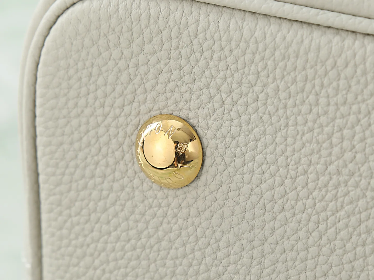Louis Vuitton Capucines White Calfskin Top Handle Bag product photo from LabelPicks