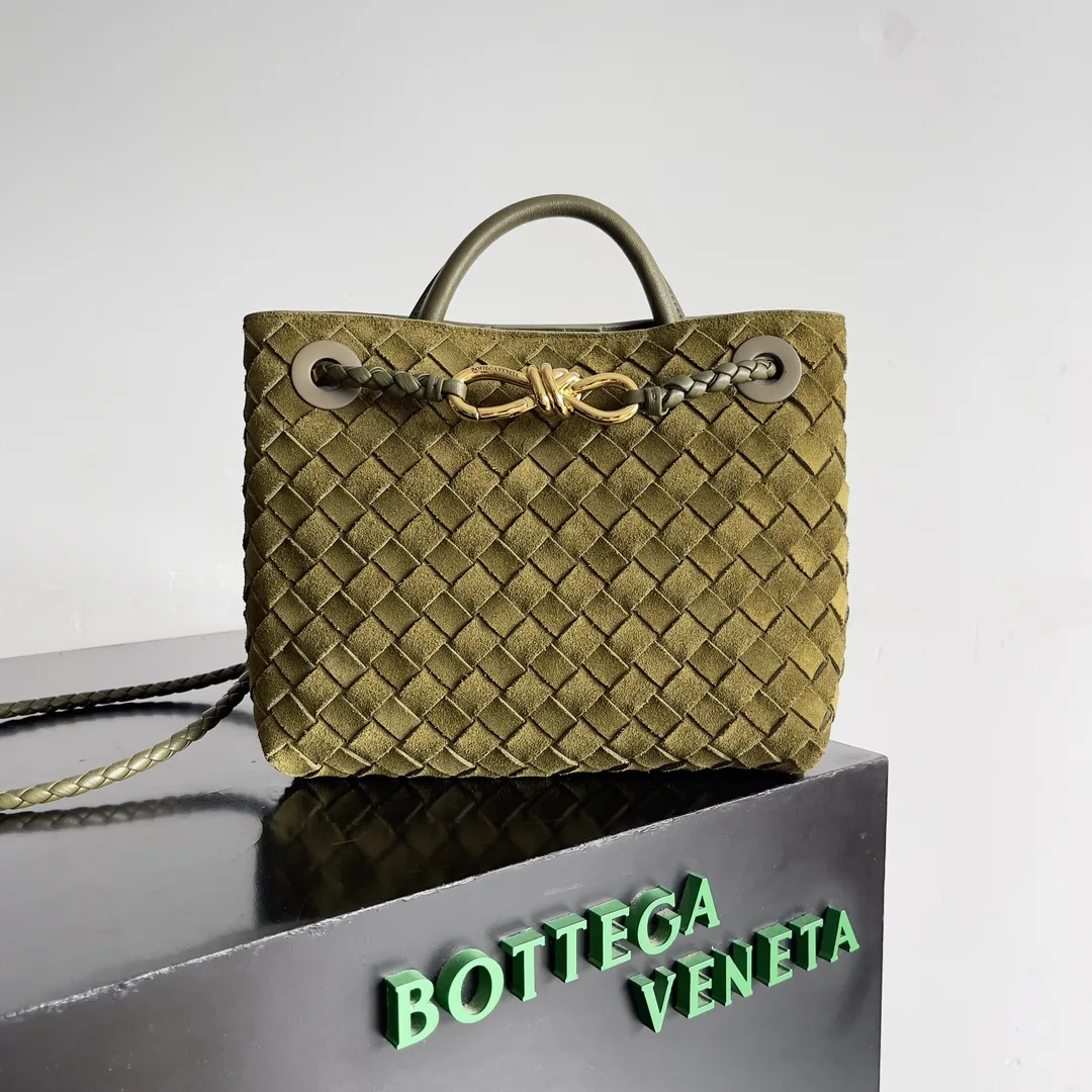 Bottega Veneta White Andiamo Intrecciato Woven Leather Top Handle Bag product photo from LabelPicks