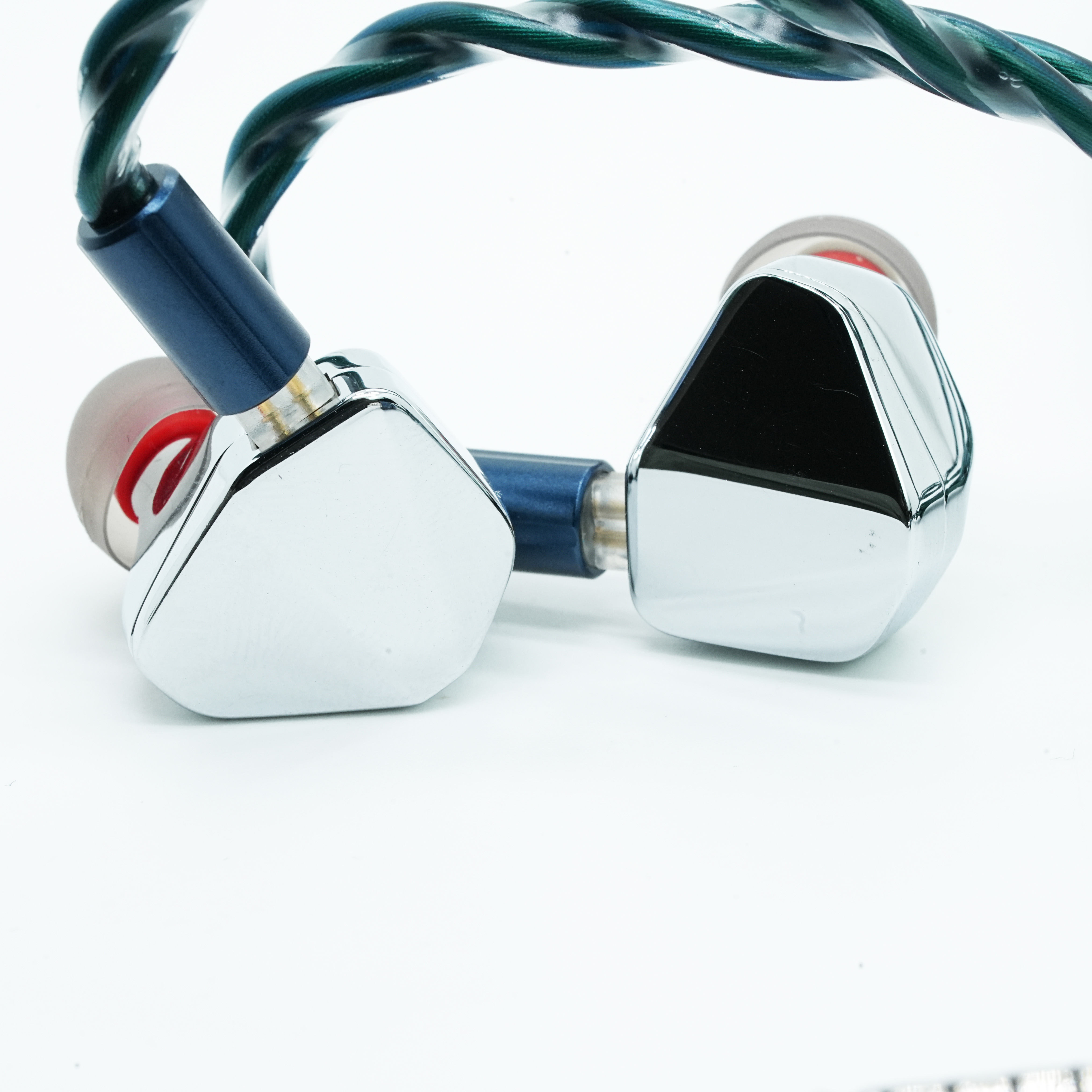 Headphones and headphone cables