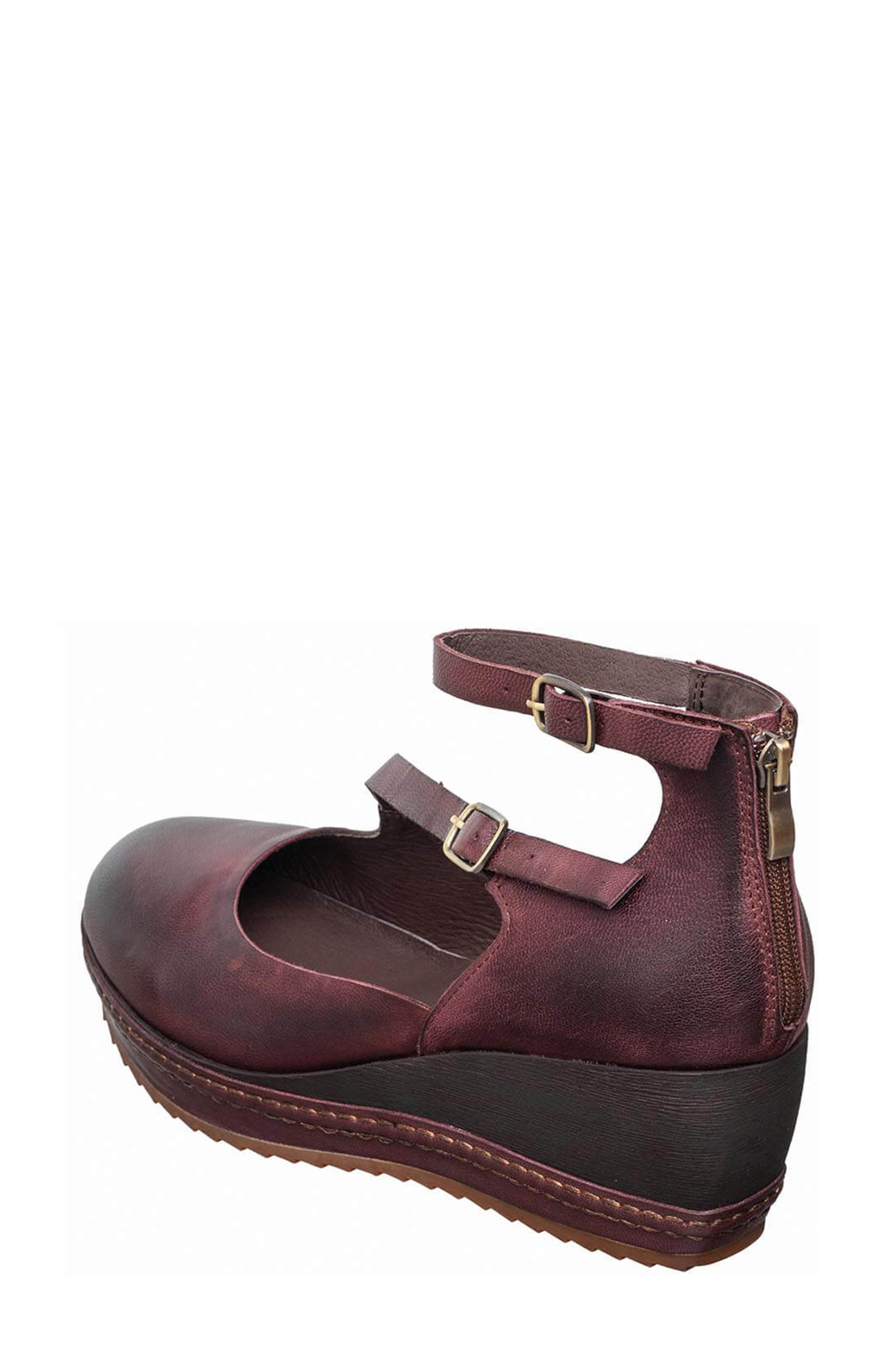 ANTELOPE Shiloh Wedge Sandal