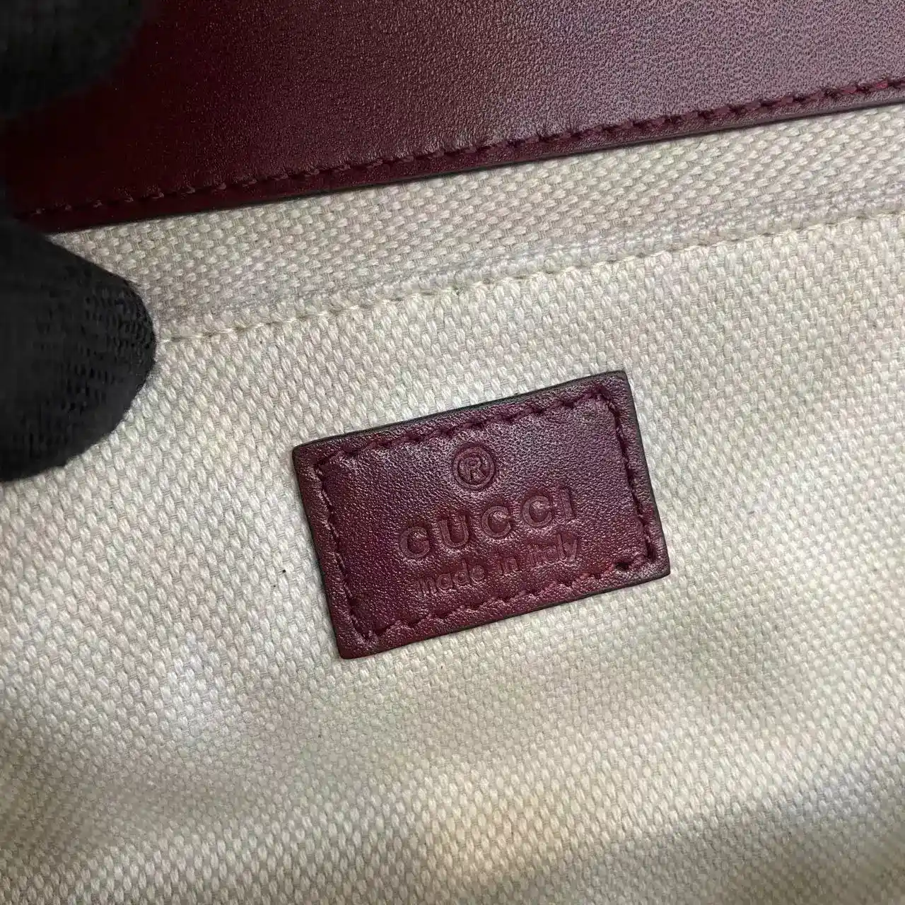 Gucci Red Smooth Leather Crossbody Bag product photo from LabelPicks