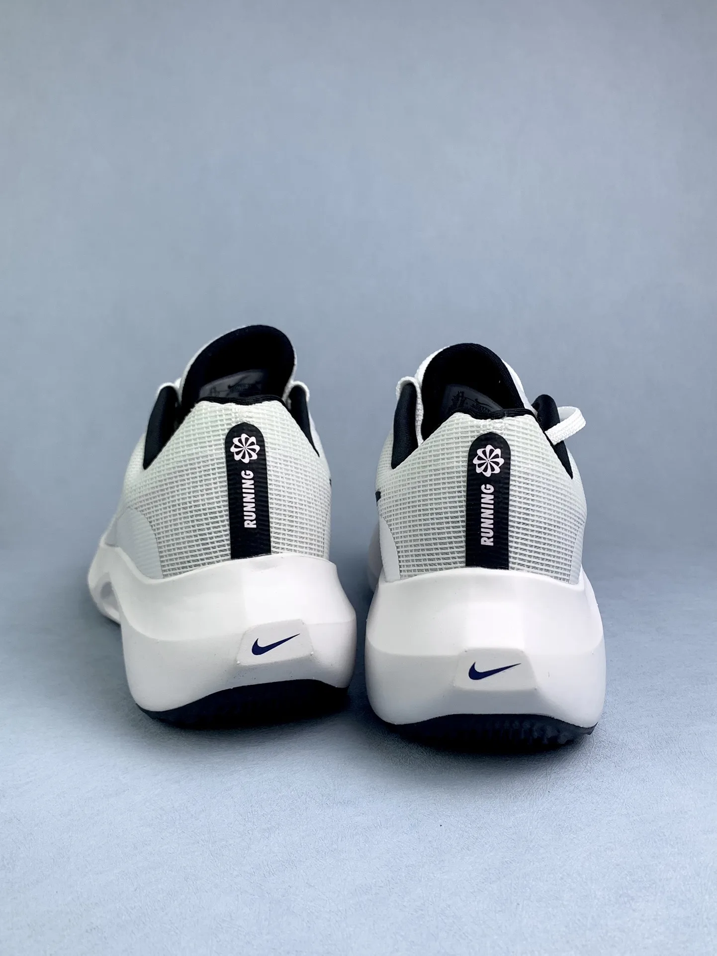 Nike Zoom Fly 5 Running Shoes product photo from LabelPicks
